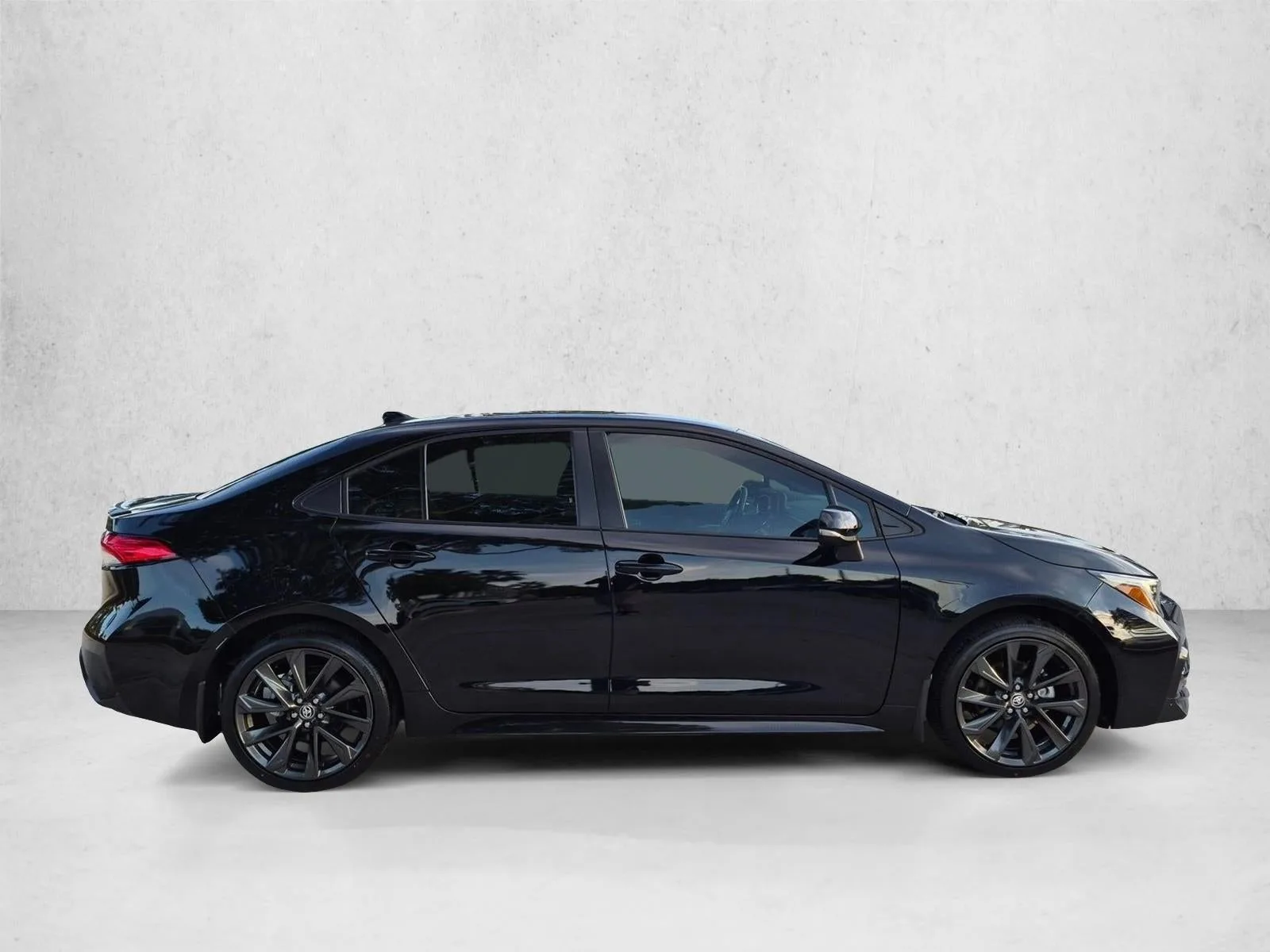 2024 Toyota Corolla SE CVT (Natl) photo 4