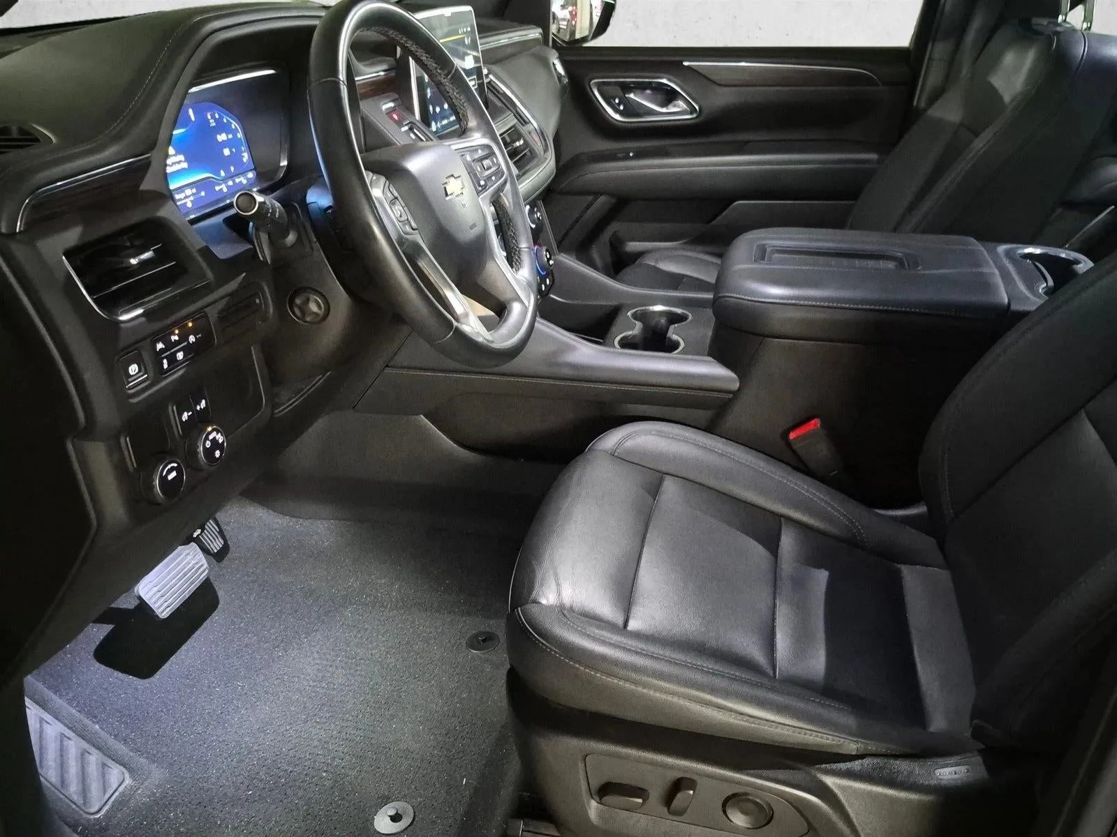 2023 Chevrolet Suburban LT photo 9