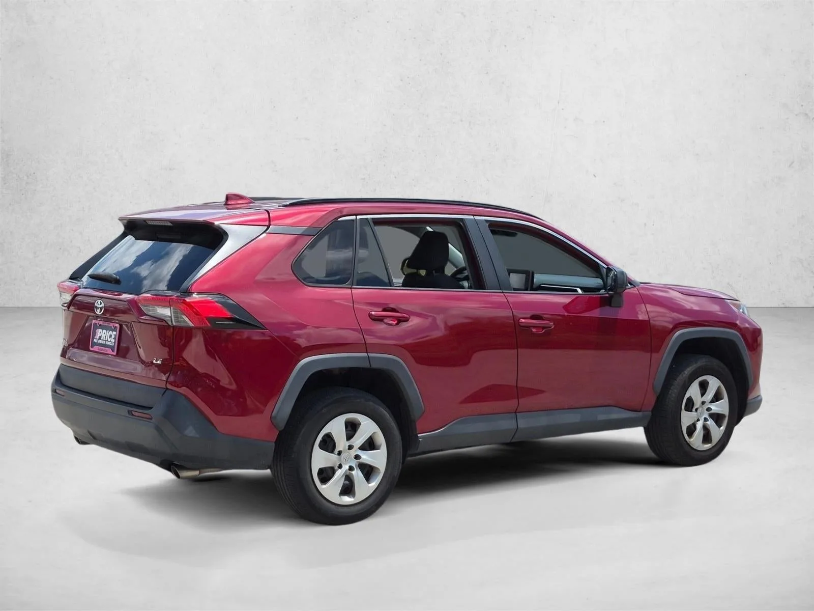 2021 Toyota RAV4 LE photo 5