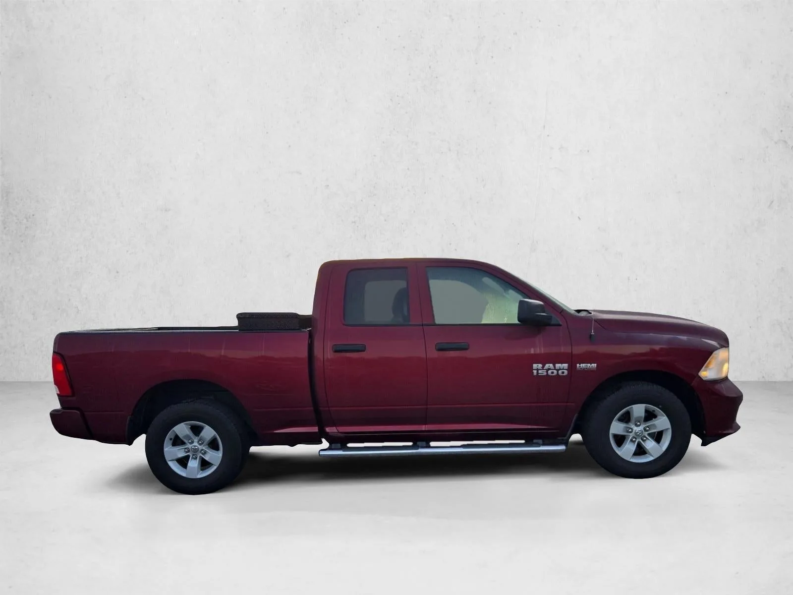 2018 RAM 1500 Express 4x2 Quad Cab 6'4" Box photo 4