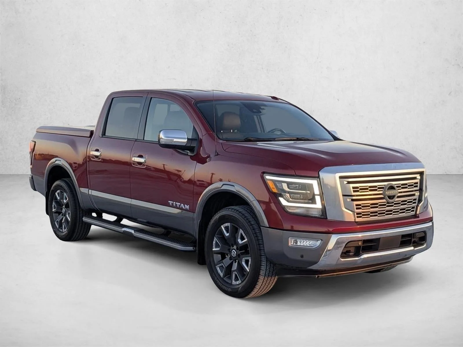 2021 Nissan TITAN Crew Cab Platinum Reserve 4x4 photo 3
