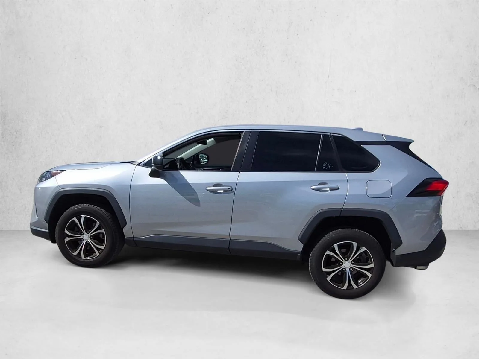 2022 Toyota RAV4 LE FWD (GS) photo 5