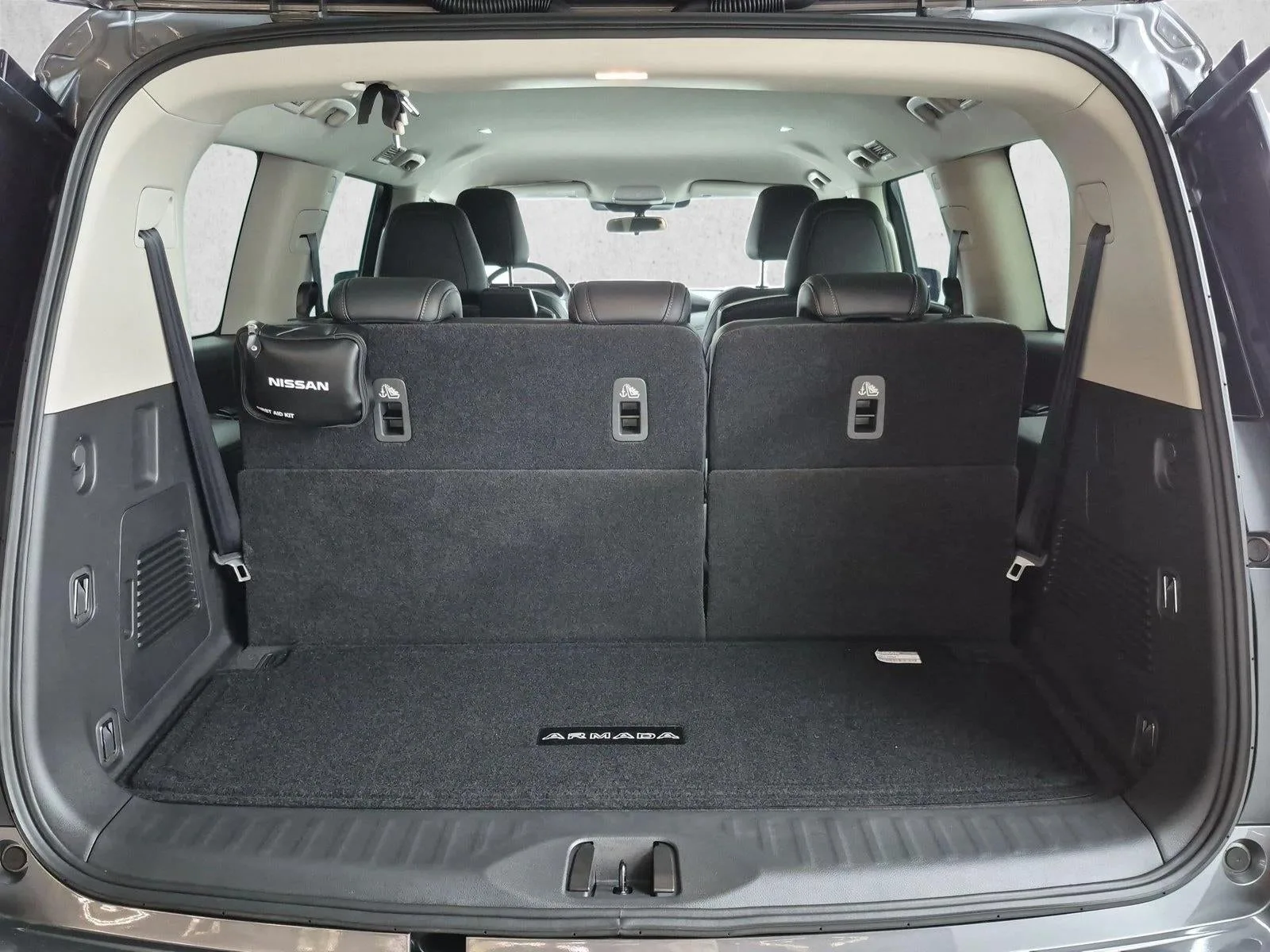 2025 Nissan Armada SV 2WD photo 6