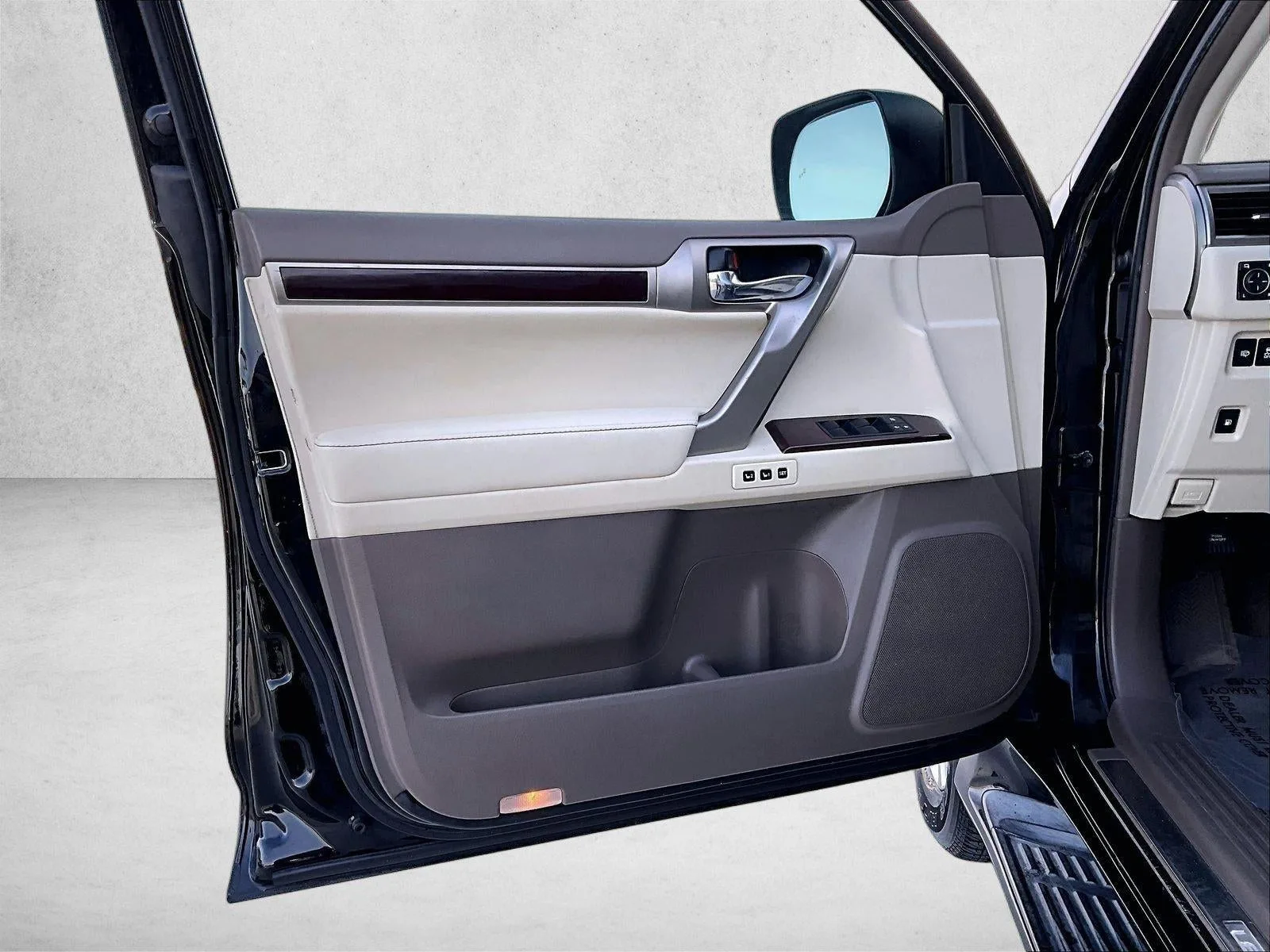 2014 Lexus GX 460 4WD 4dr Luxury photo 11
