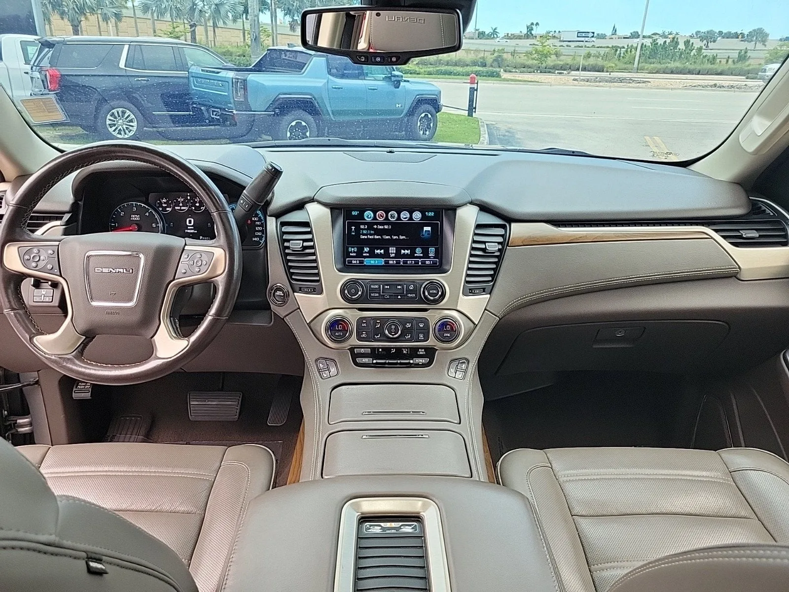 2019 GMC Yukon Denali photo 21