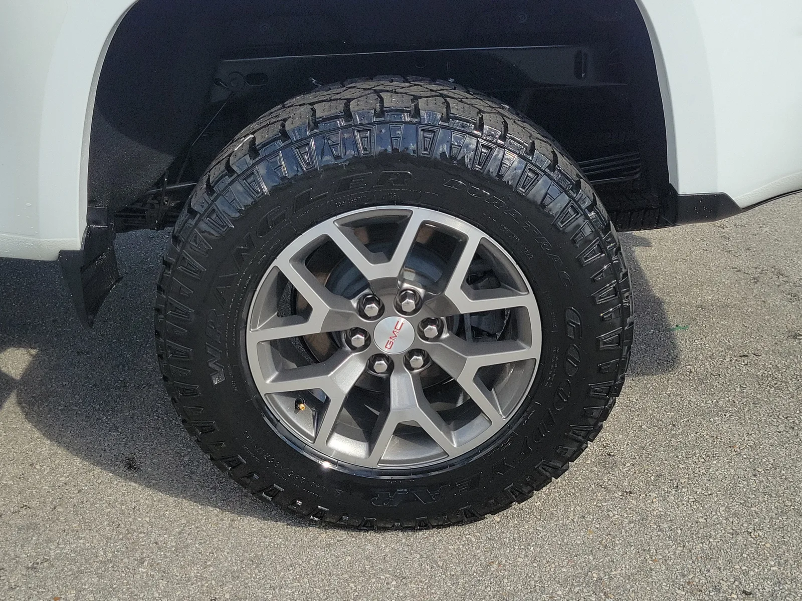 2022 GMC Canyon AT4 - Cloth photo 26