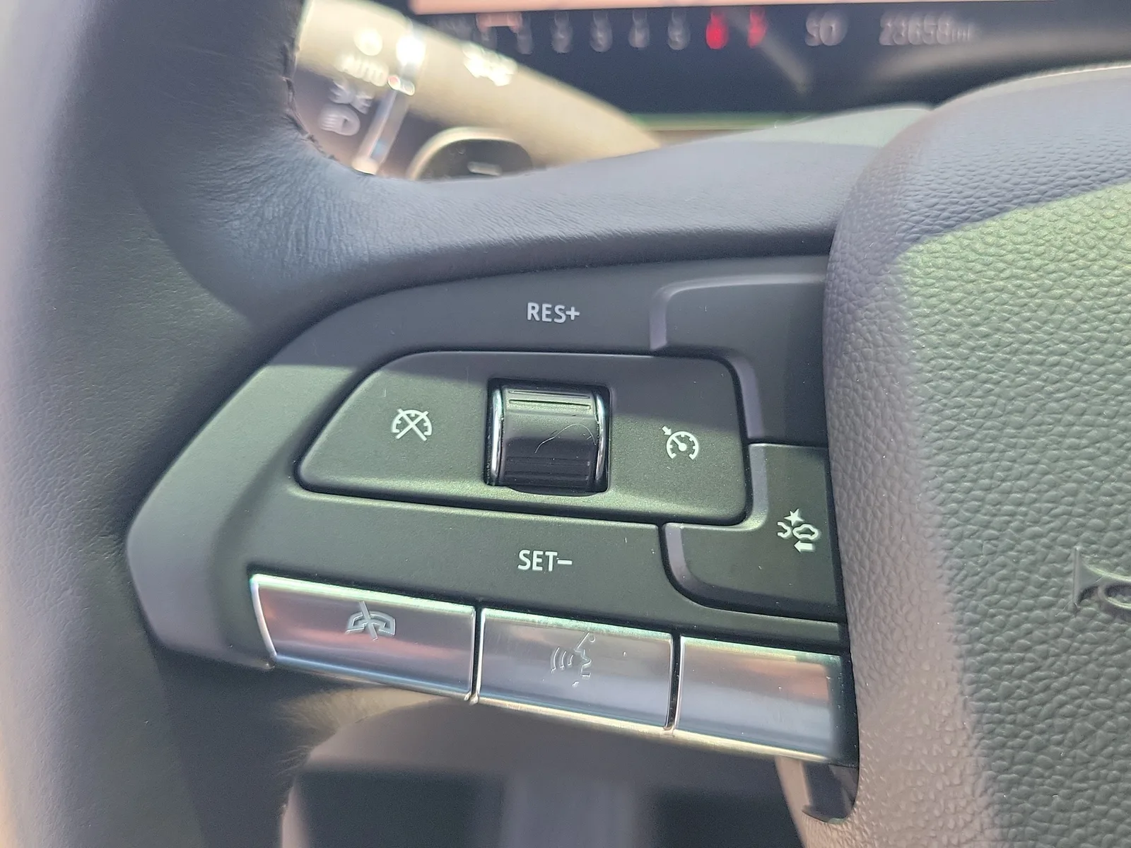 2024 Cadillac XT4 FWD Luxury photo 21
