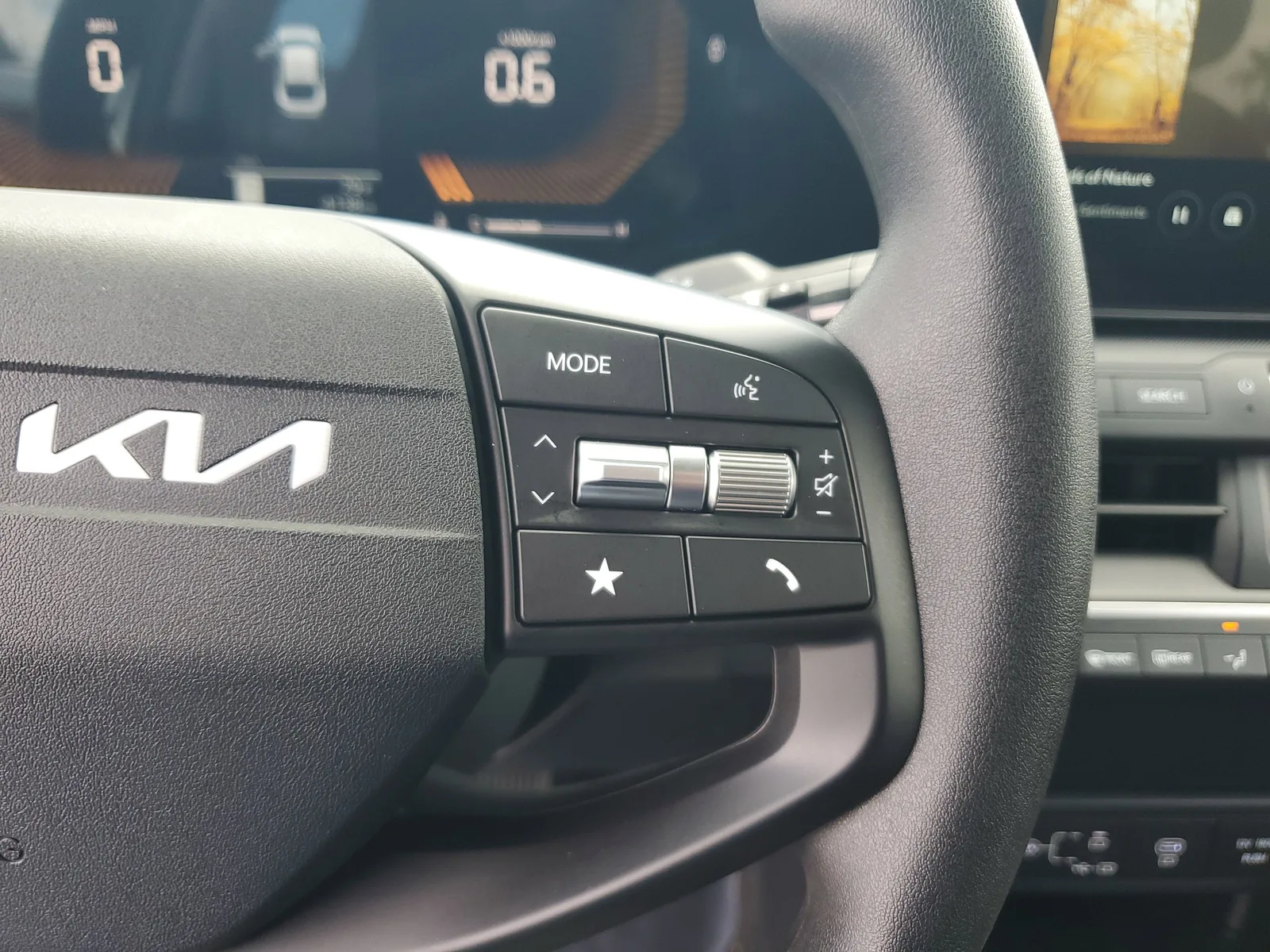 2025 Kia K4 LXS photo 20
