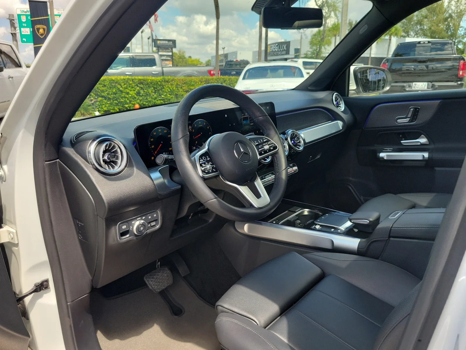 2022 Mercedes-Benz GLB GLB 250 photo 9