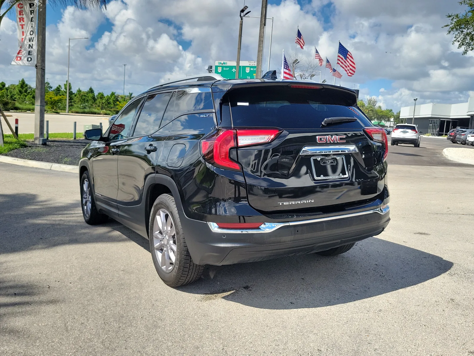 2023 GMC Terrain SLT photo 7