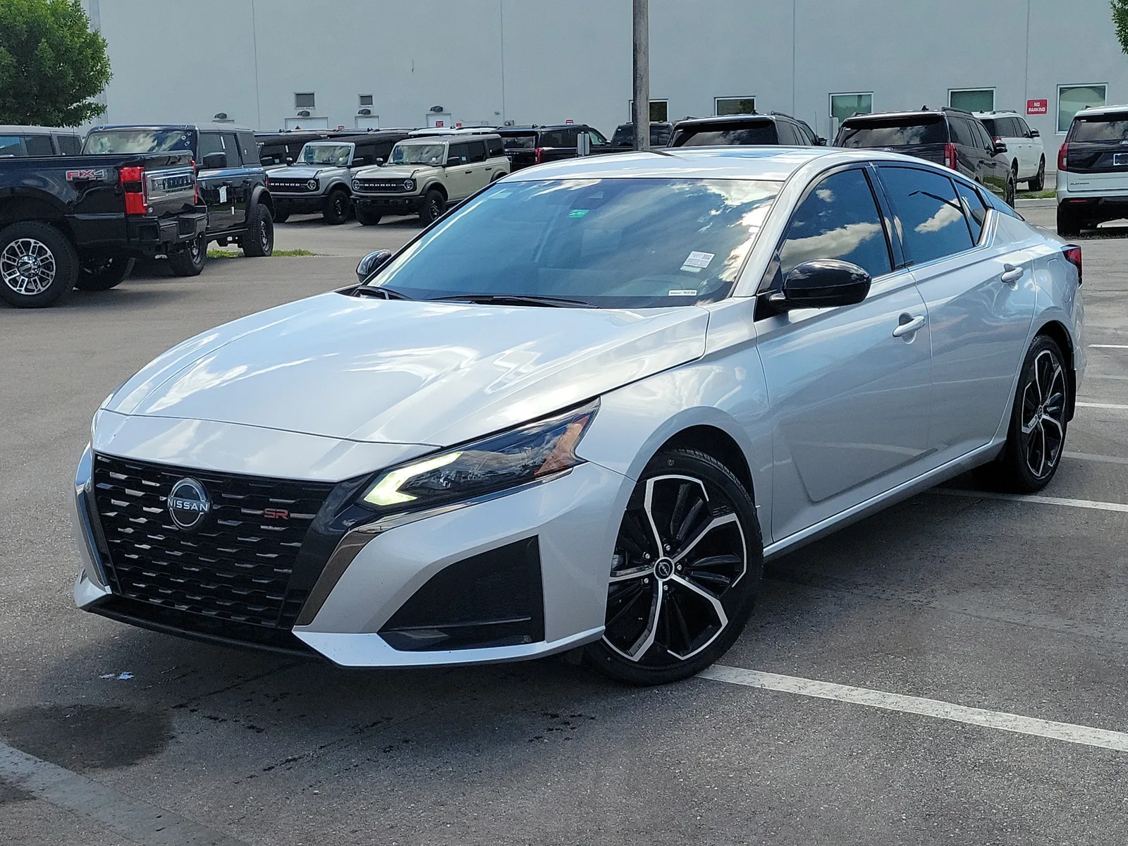 2024 Nissan Altima 2.5 SR photo 35