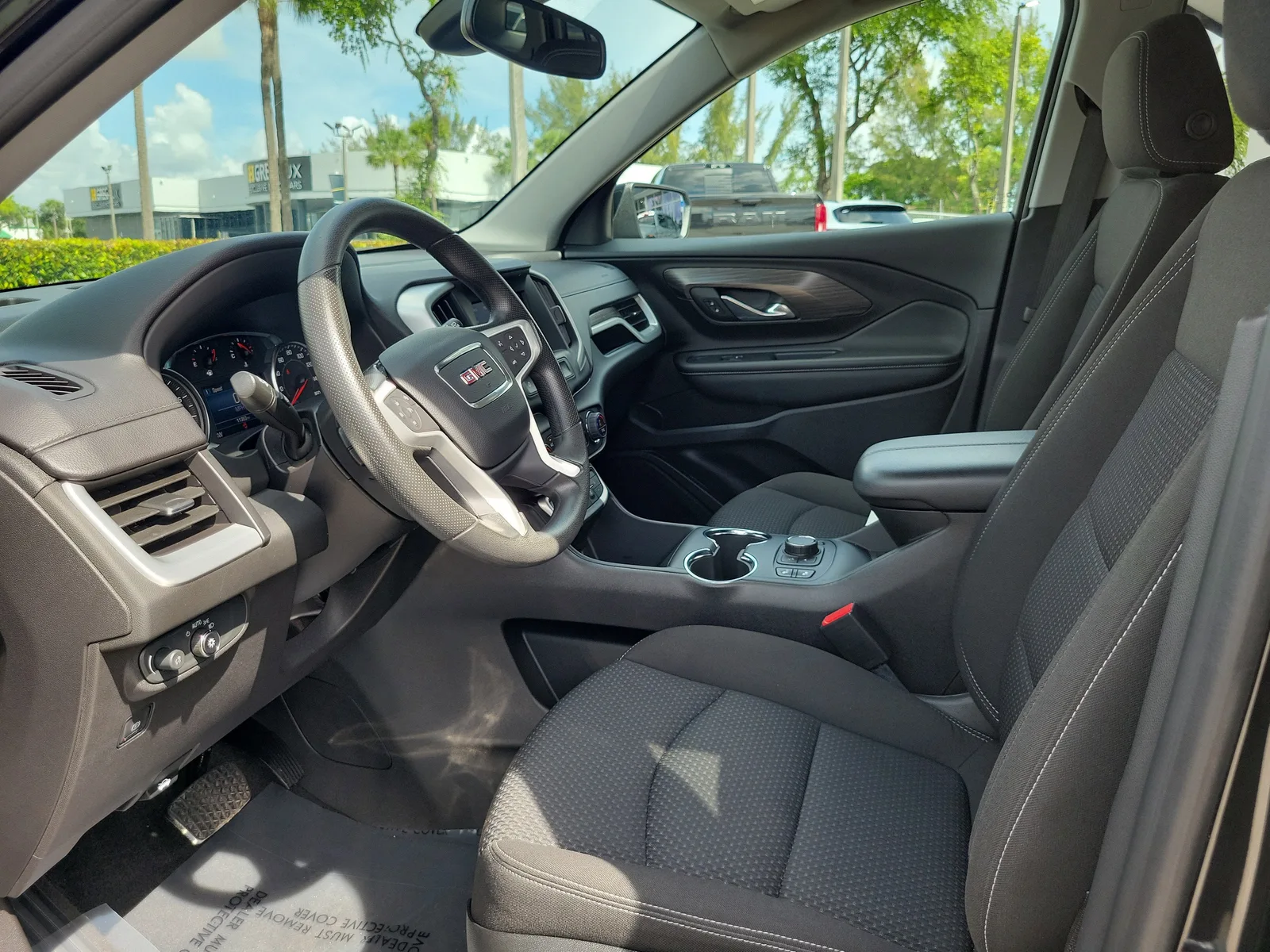2023 GMC Terrain SLE photo 11