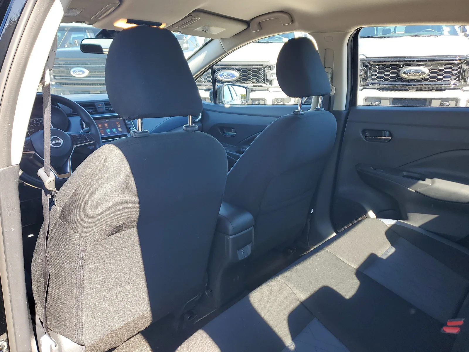 2025 Nissan Versa SV photo 12