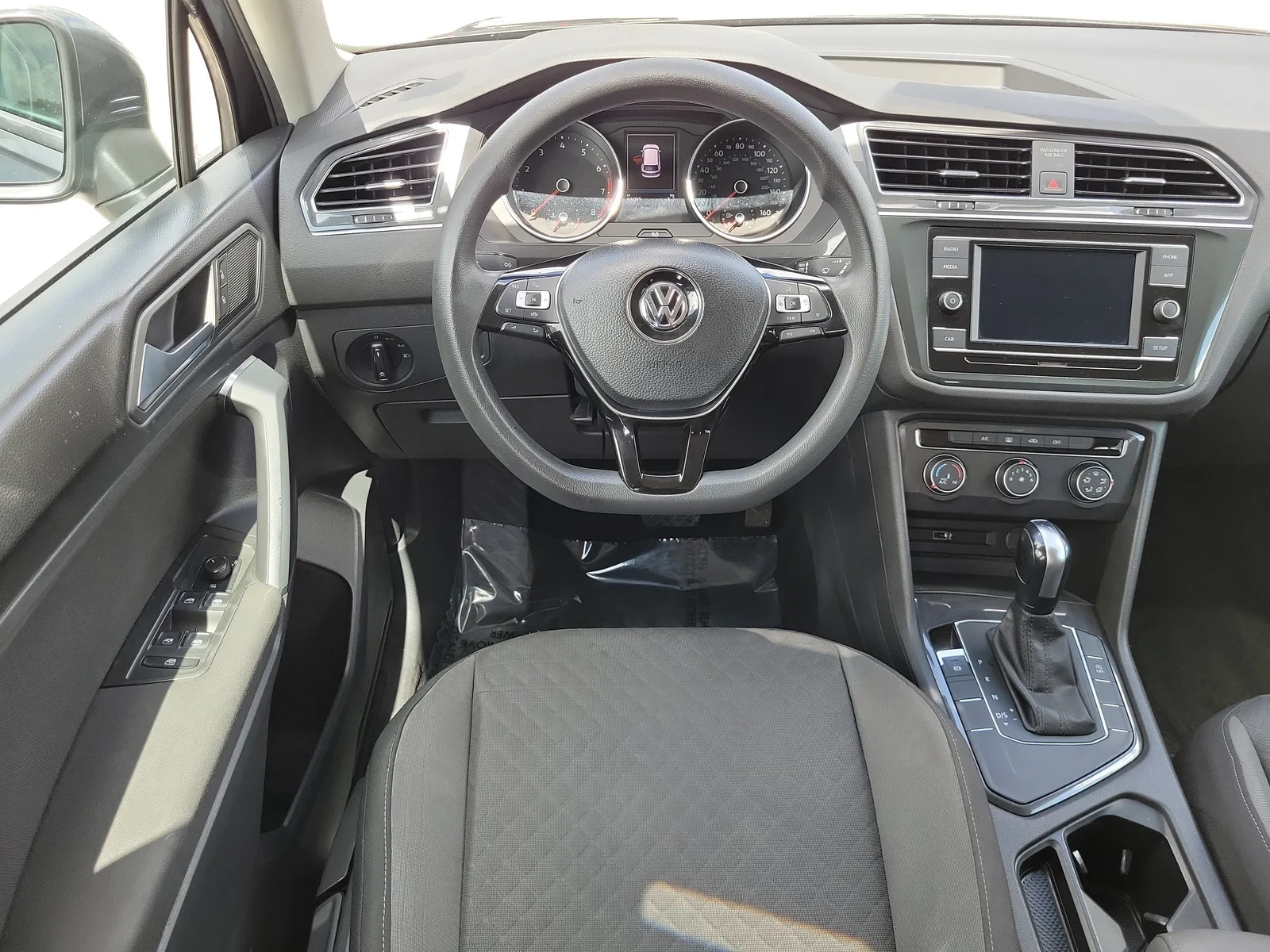 2019 Volkswagen Tiguan S photo 19