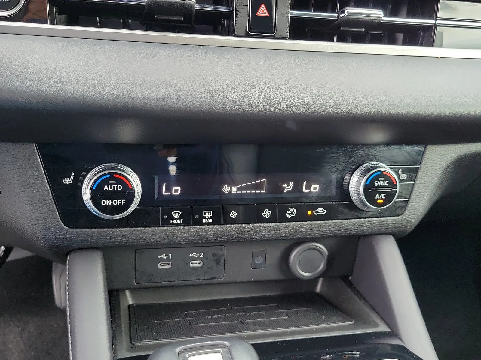 2025 Mitsubishi Outlander SE photo 24