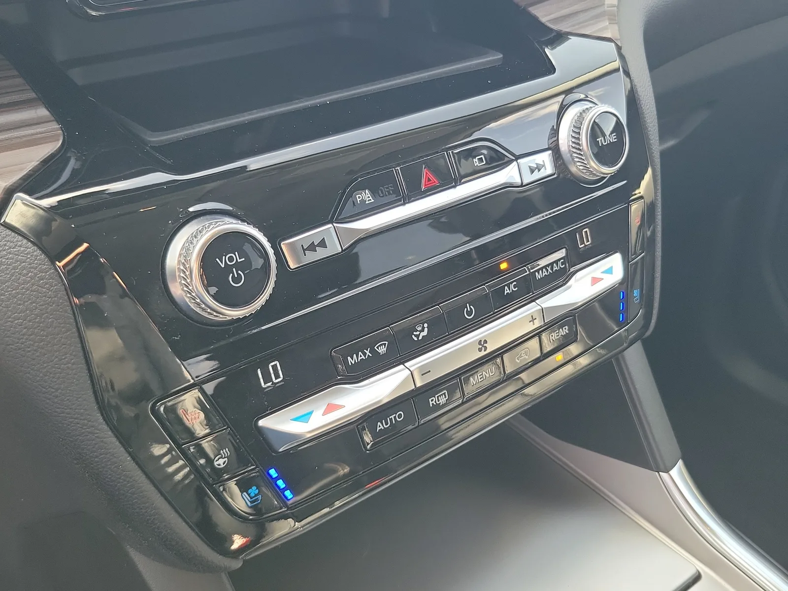 2021 Ford Explorer Limited photo 28