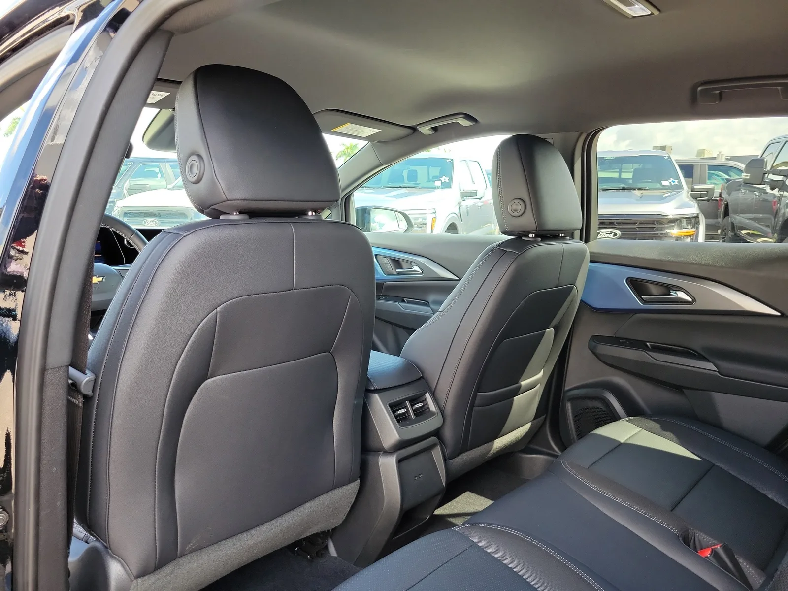2026 Chevrolet Equinox EV LT2 w/PDE photo 16