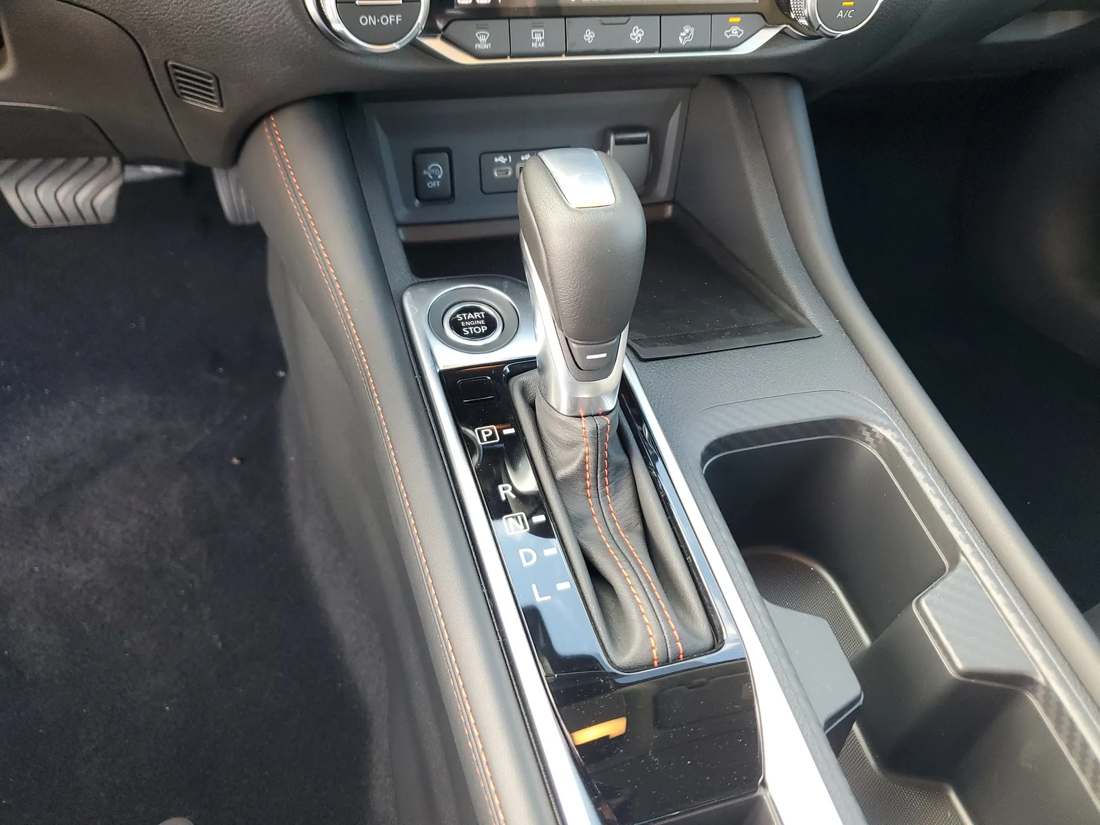 2025 Nissan Sentra SR photo 22