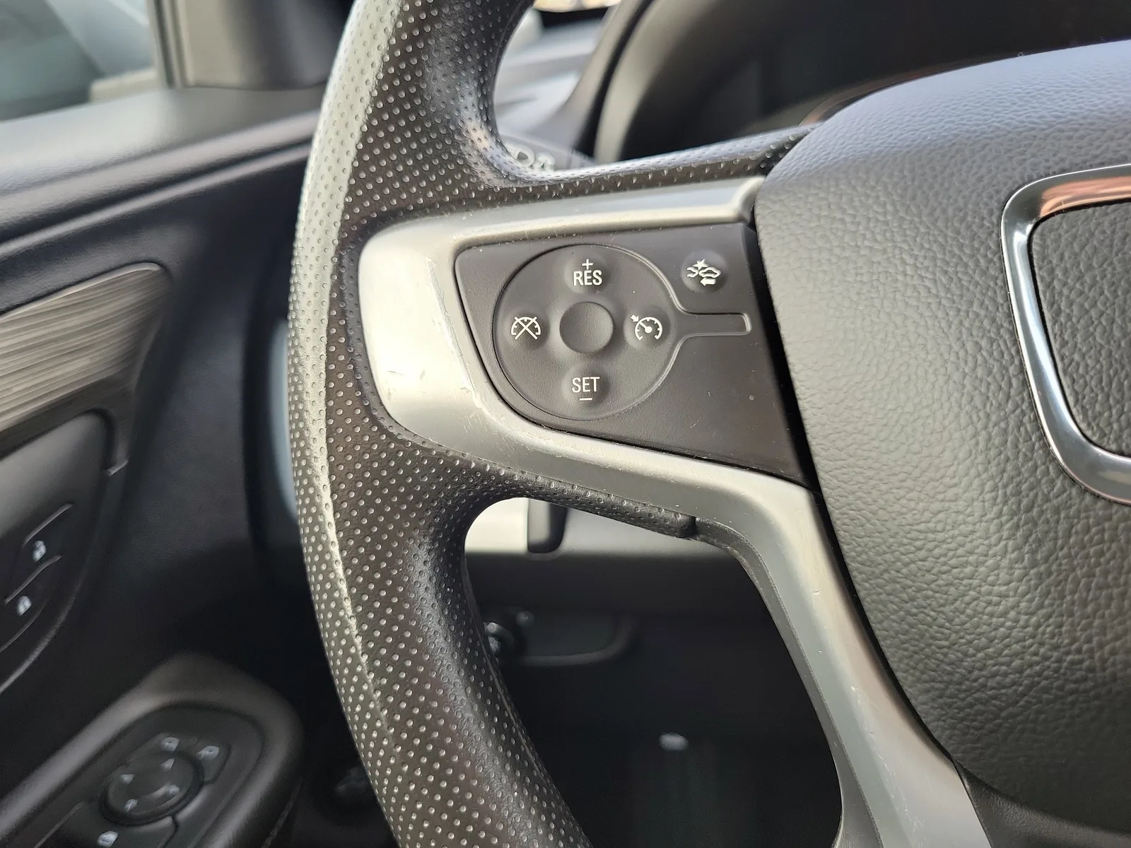 2023 GMC Terrain SLE photo 19