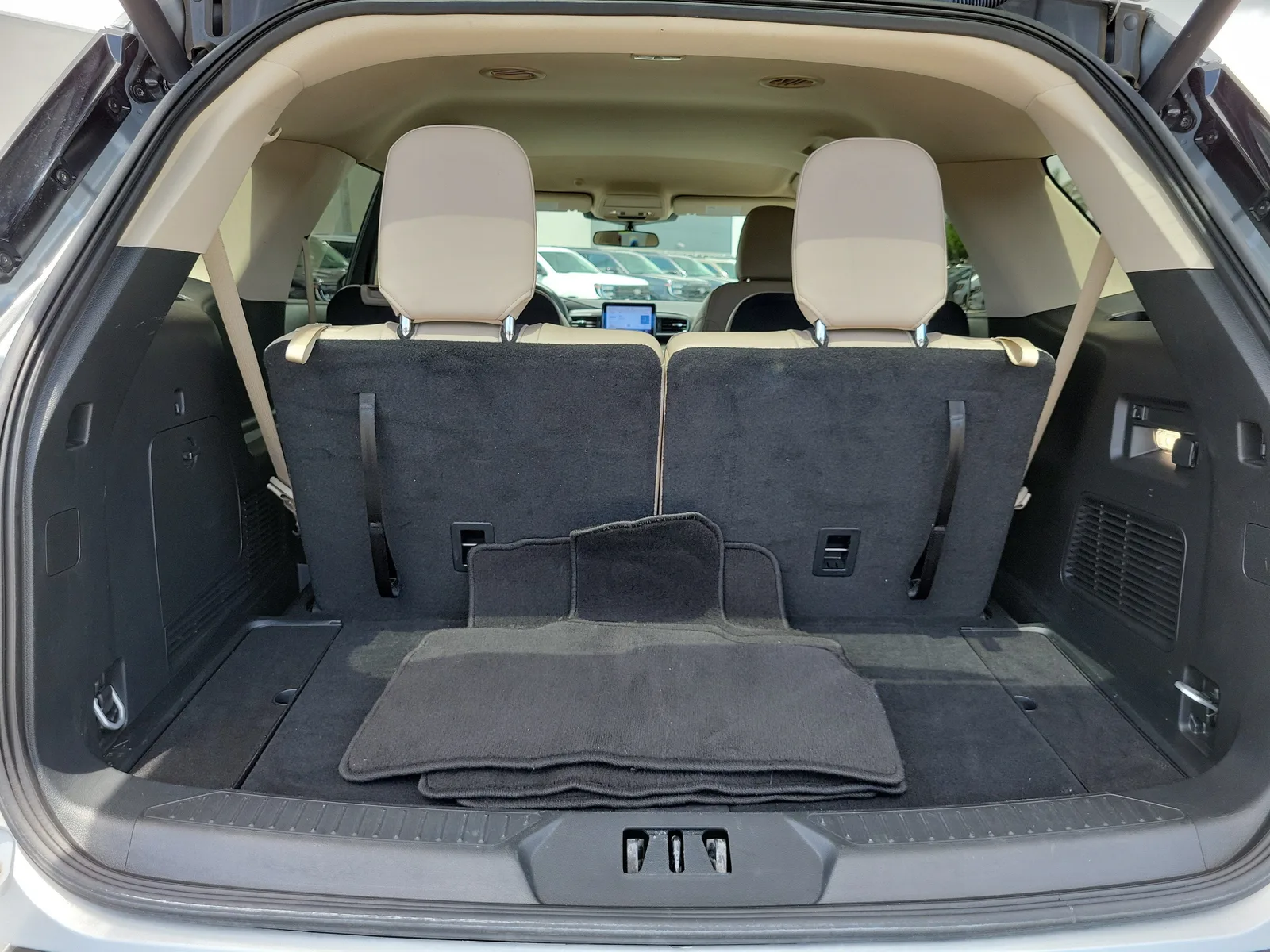 2024 Ford Explorer XLT photo 11