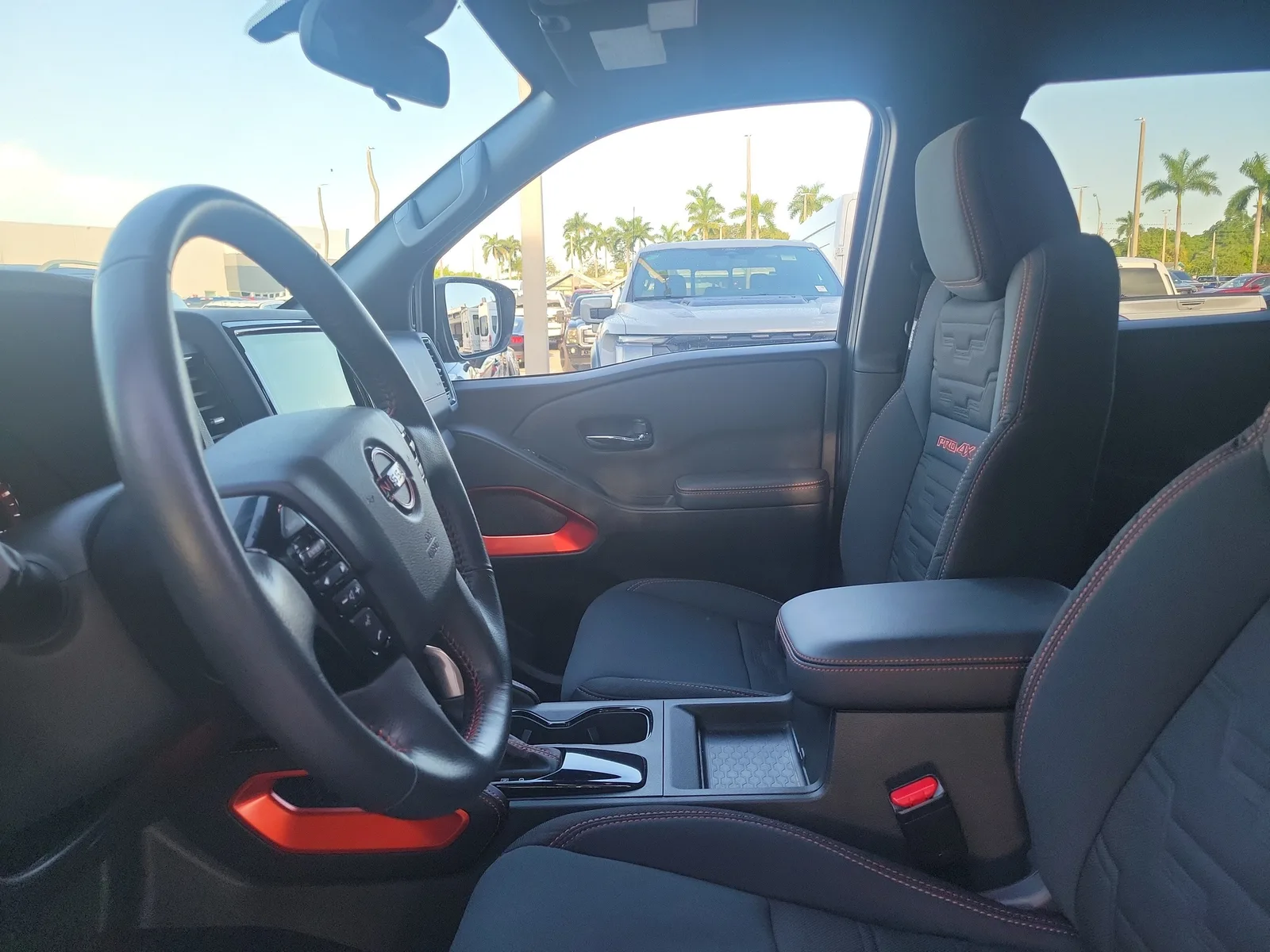 2024 Nissan Frontier PRO-4X 4WD photo 11