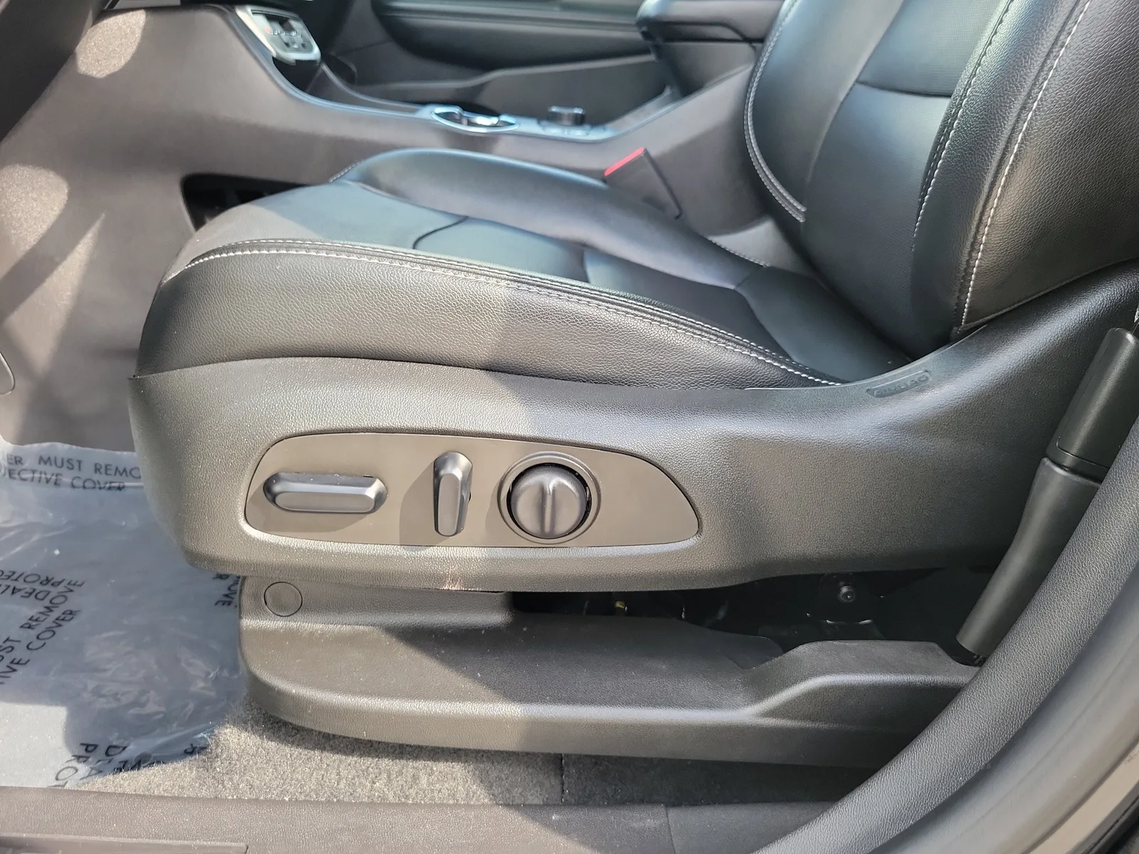 2024 GMC Terrain SLT photo 12