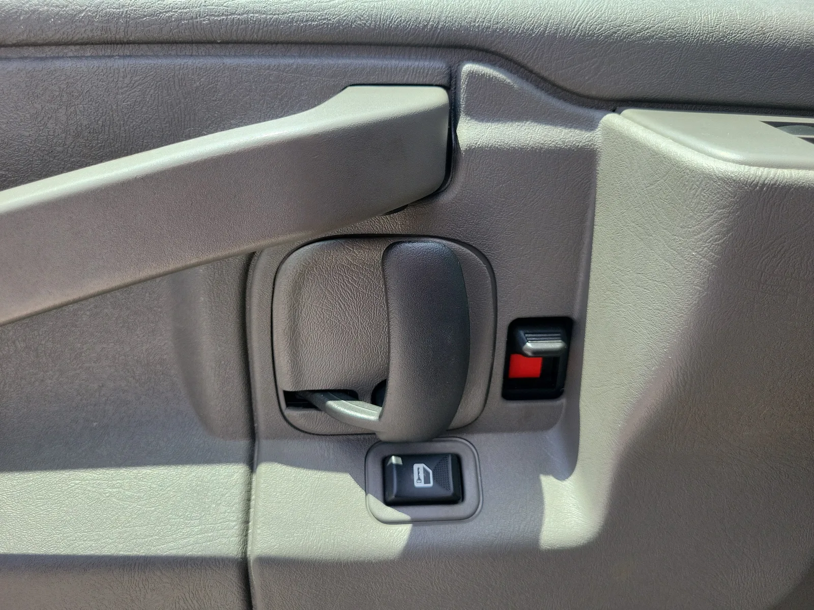 2025 GMC Savana Cargo Work Van photo 23