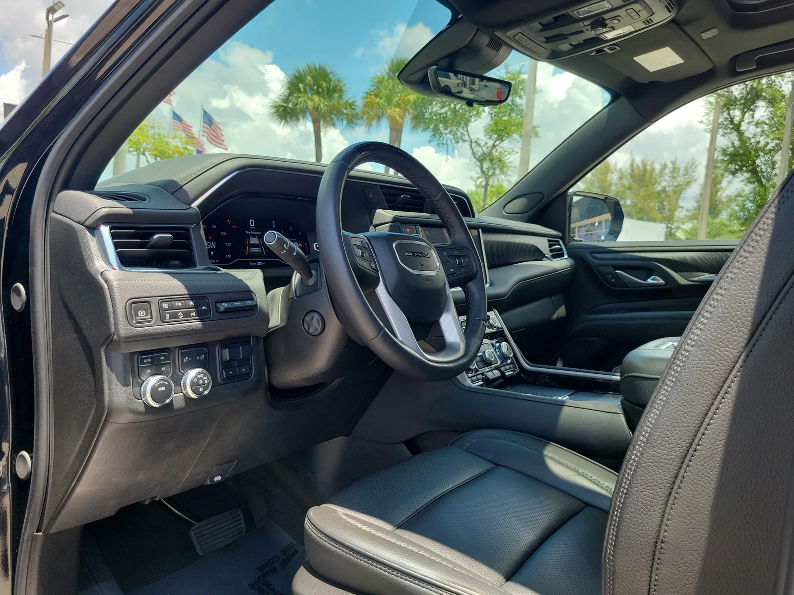 2024 GMC Yukon XL Denali photo 9
