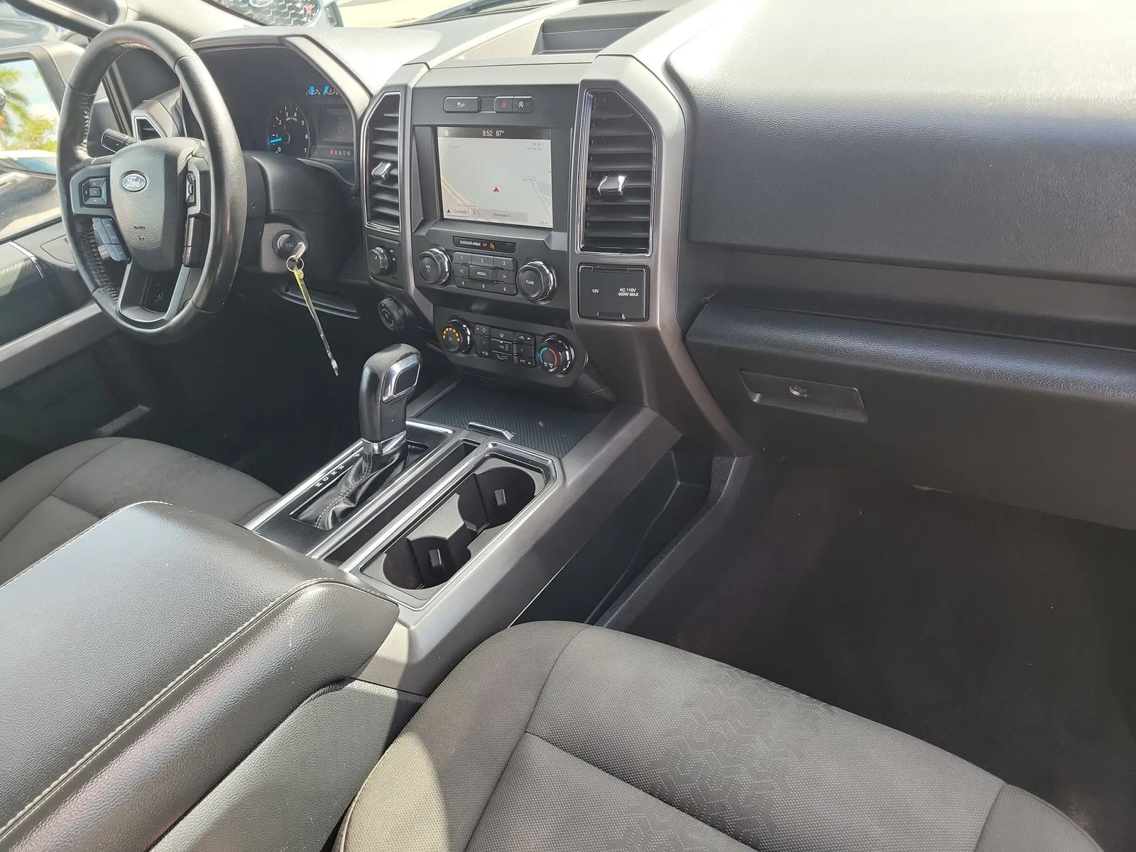 2019 Ford F-150 XLT photo 17