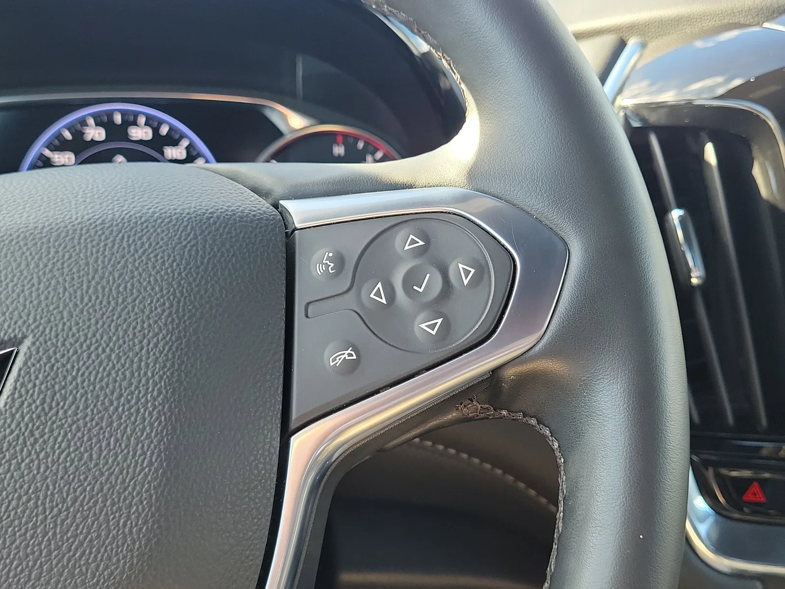 2023 Chevrolet Traverse Premier photo 17