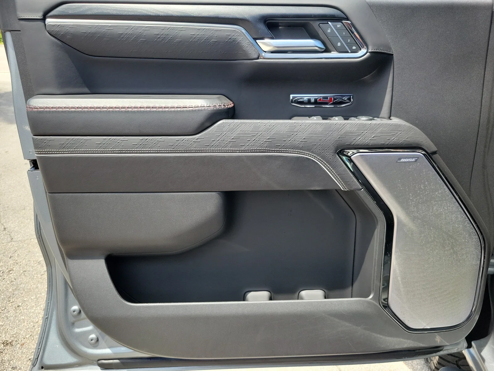 2024 GMC Sierra 1500 AT4X photo 23