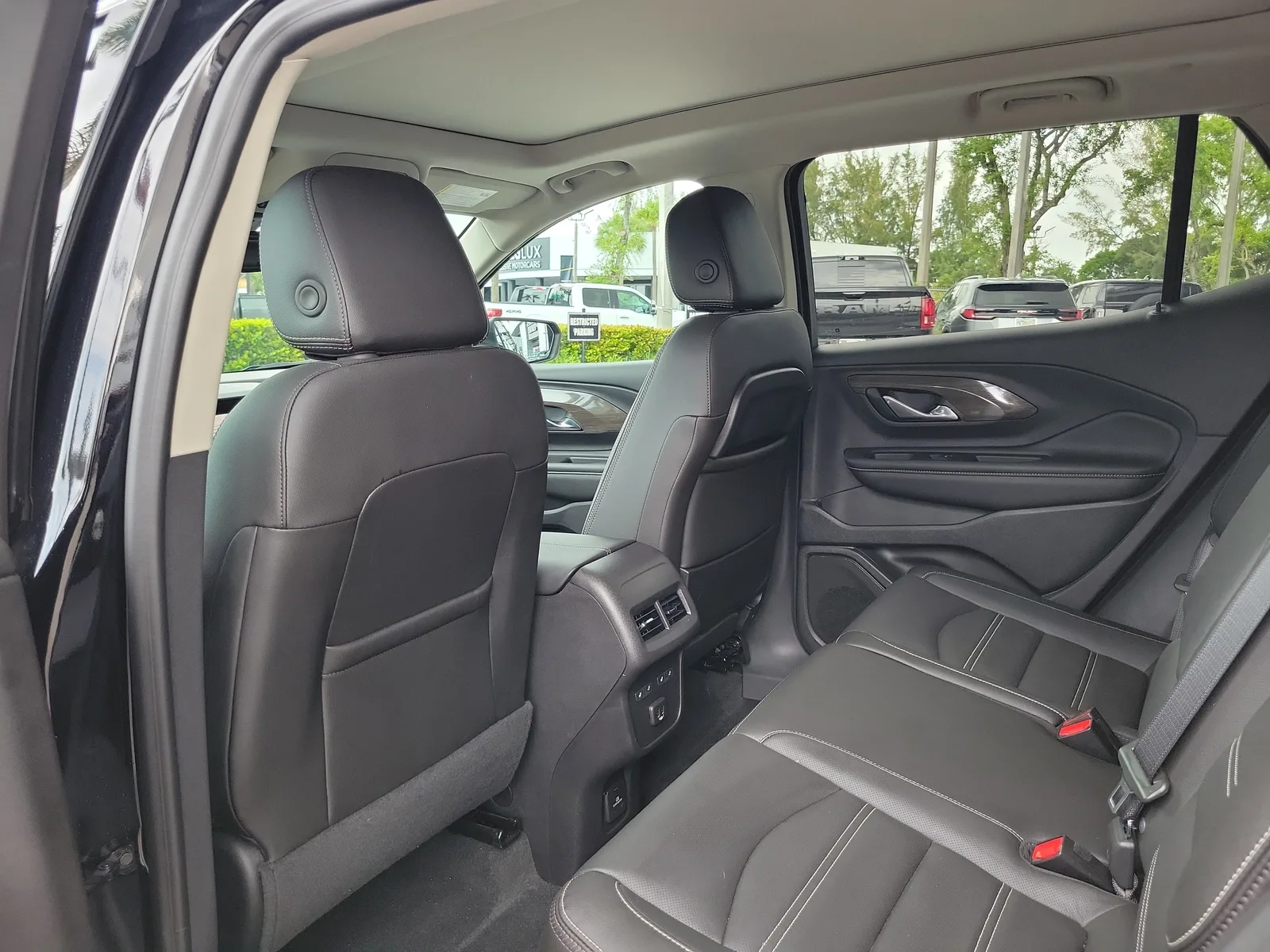 2024 GMC Terrain Denali photo 16
