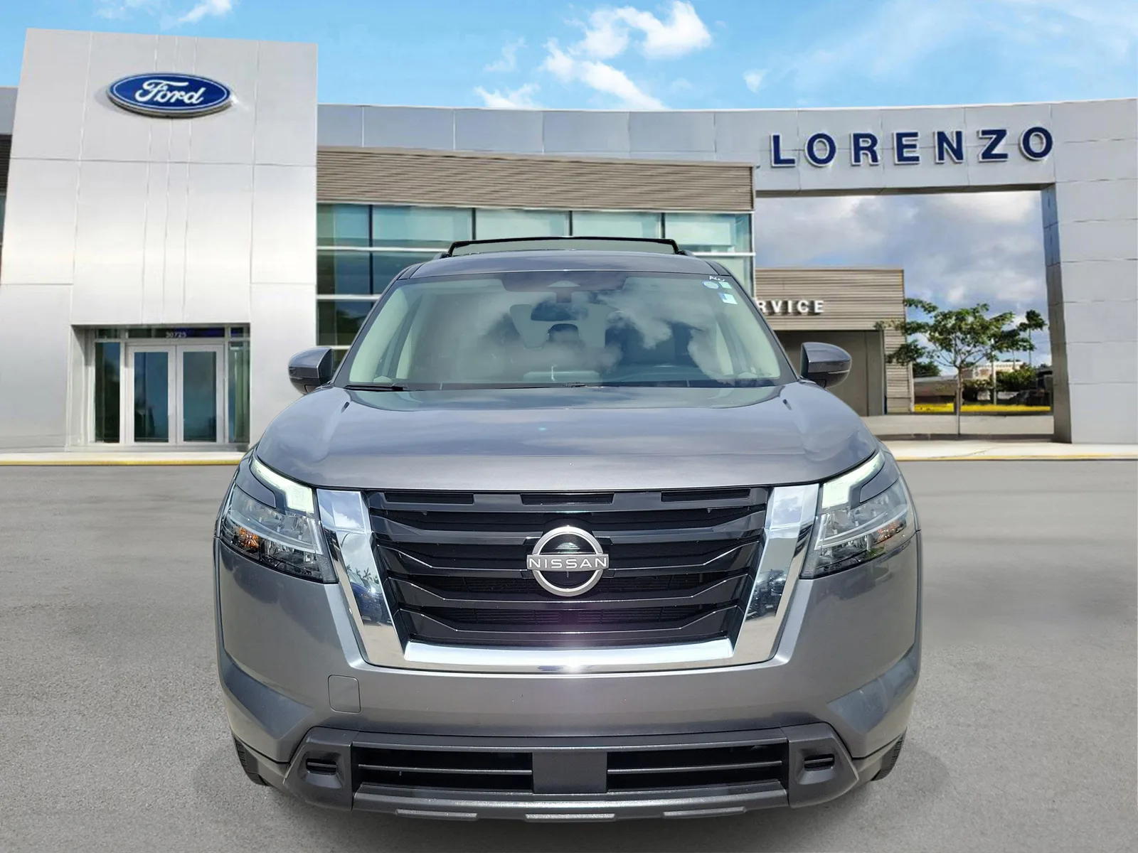 2022 Nissan Pathfinder SV photo 2