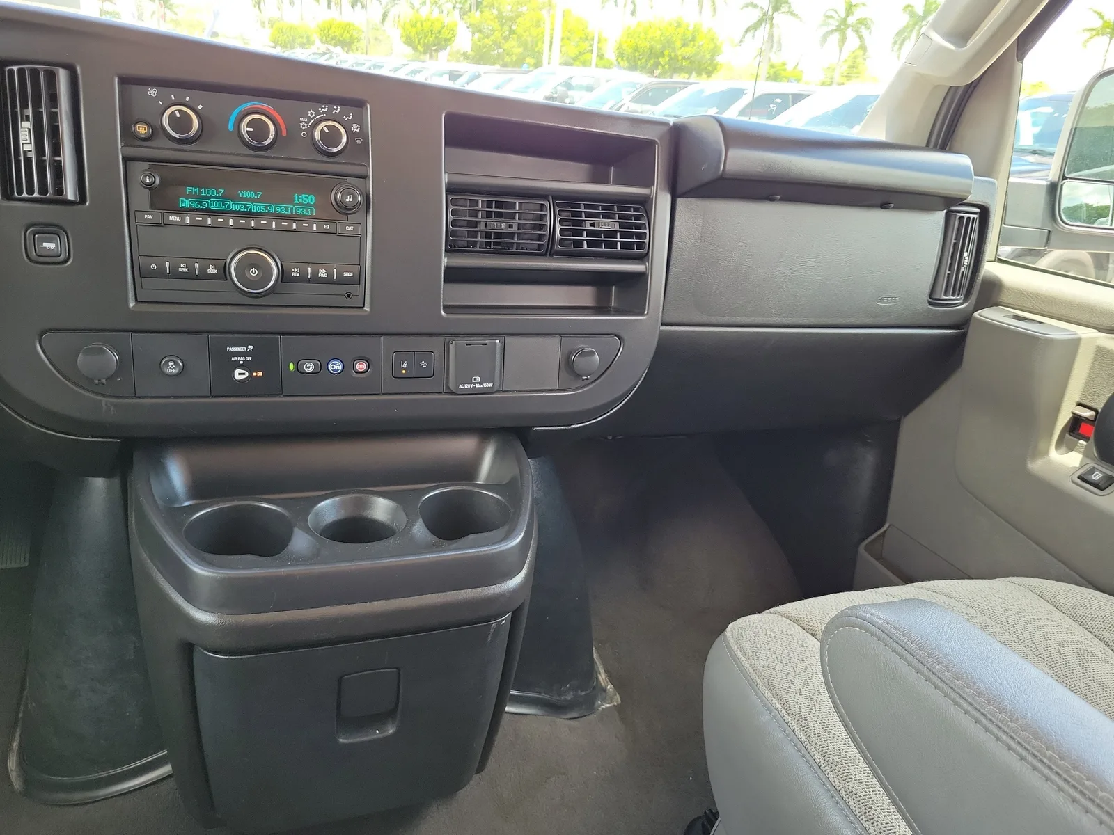 2023 Chevrolet Express Passenger LT photo 16