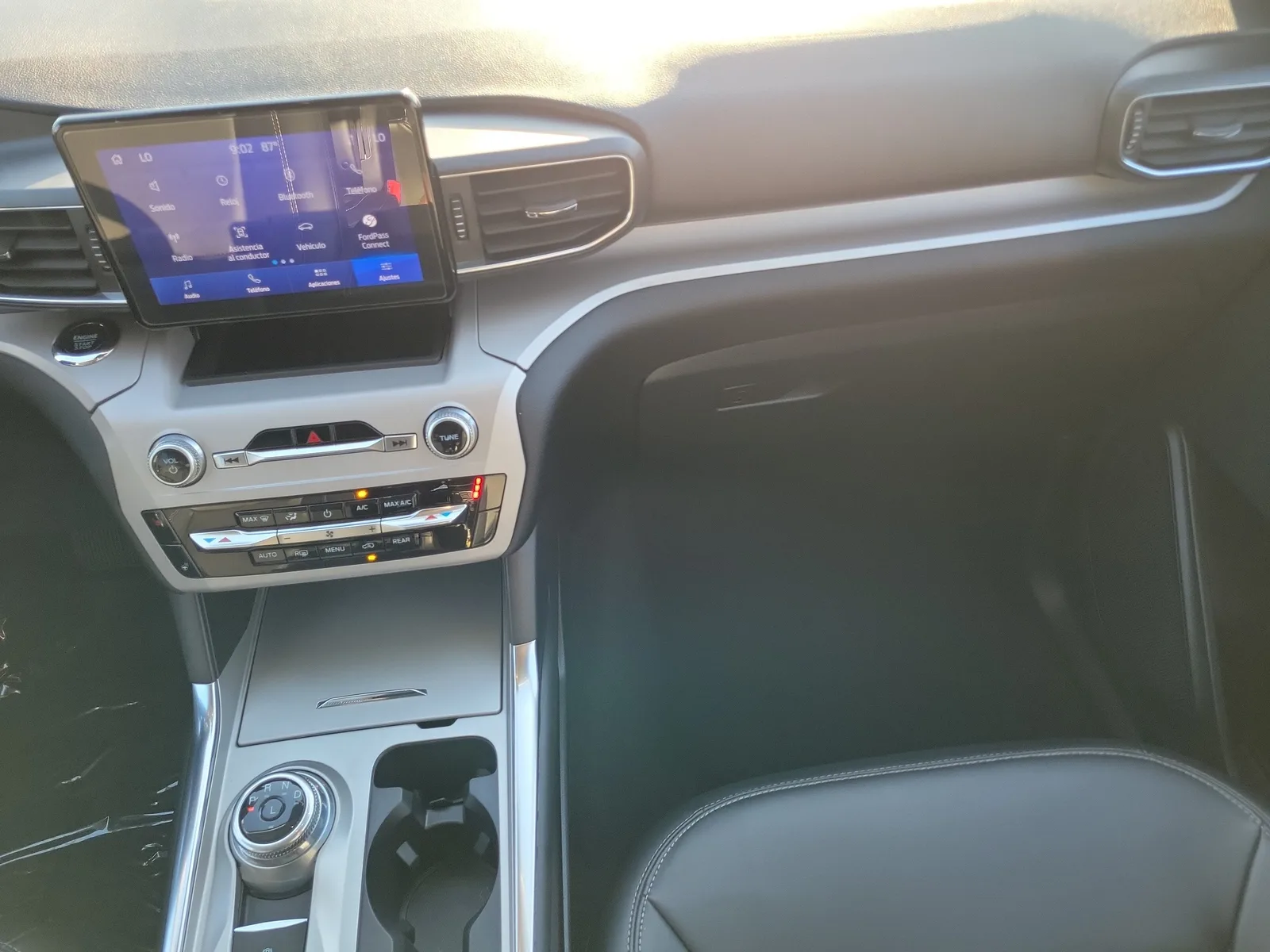 2023 Ford Explorer XLT photo 18