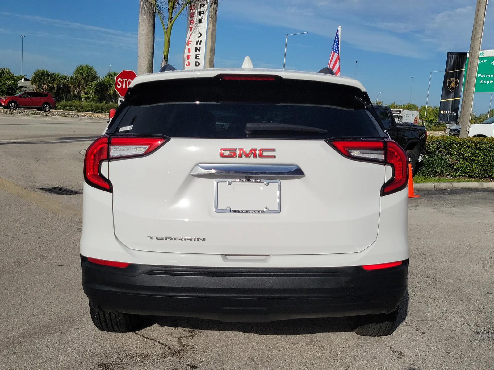 2023 GMC Terrain SLE photo 6