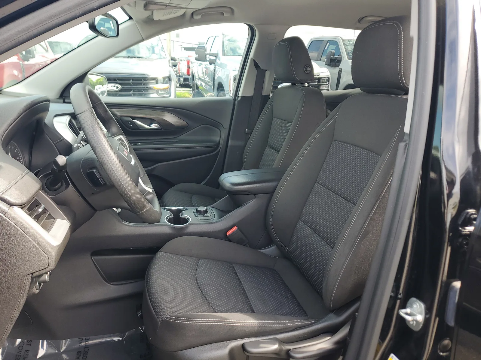 2024 GMC Terrain SLE photo 10