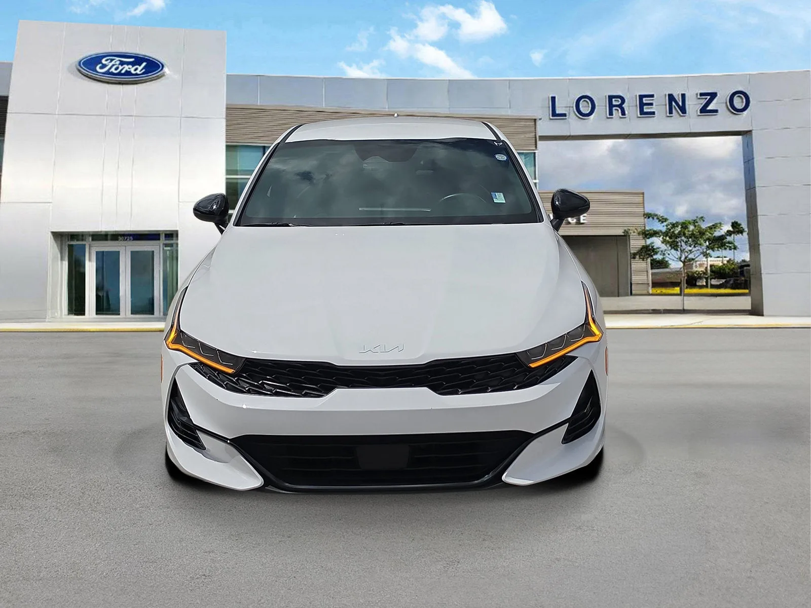 2024 Kia K5 GT-Line photo 2