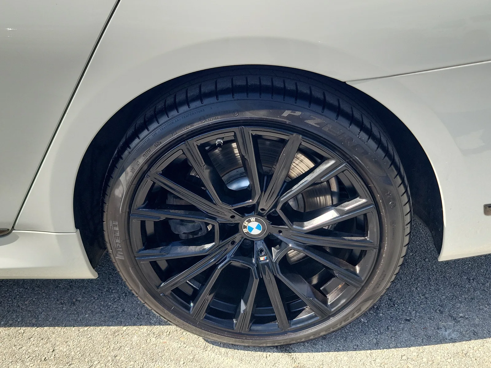 2021 BMW 7 Series 750i xDrive photo 32