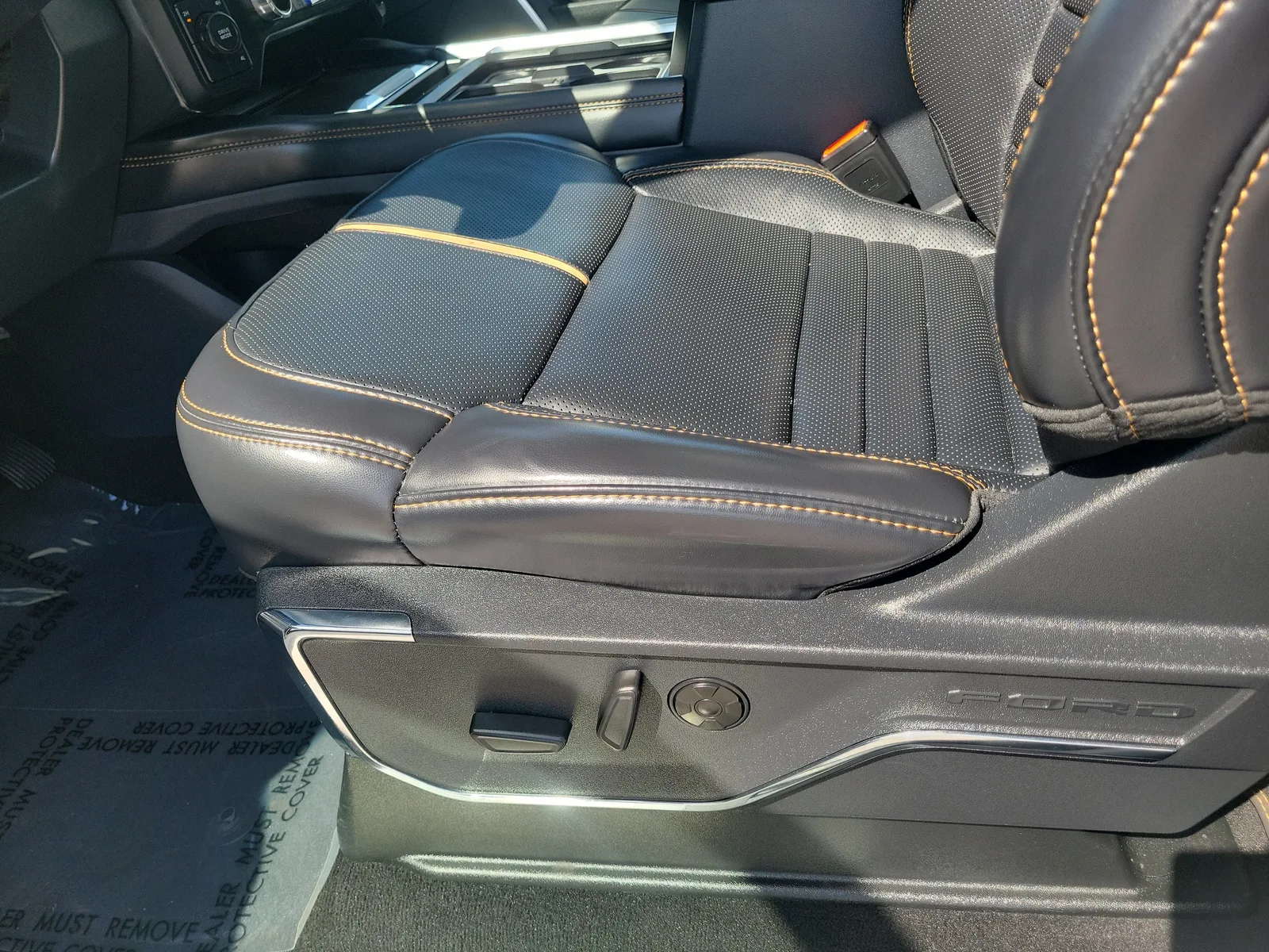 2024 Ford Super Duty F-350 DRW Platinum 4WD photo 15