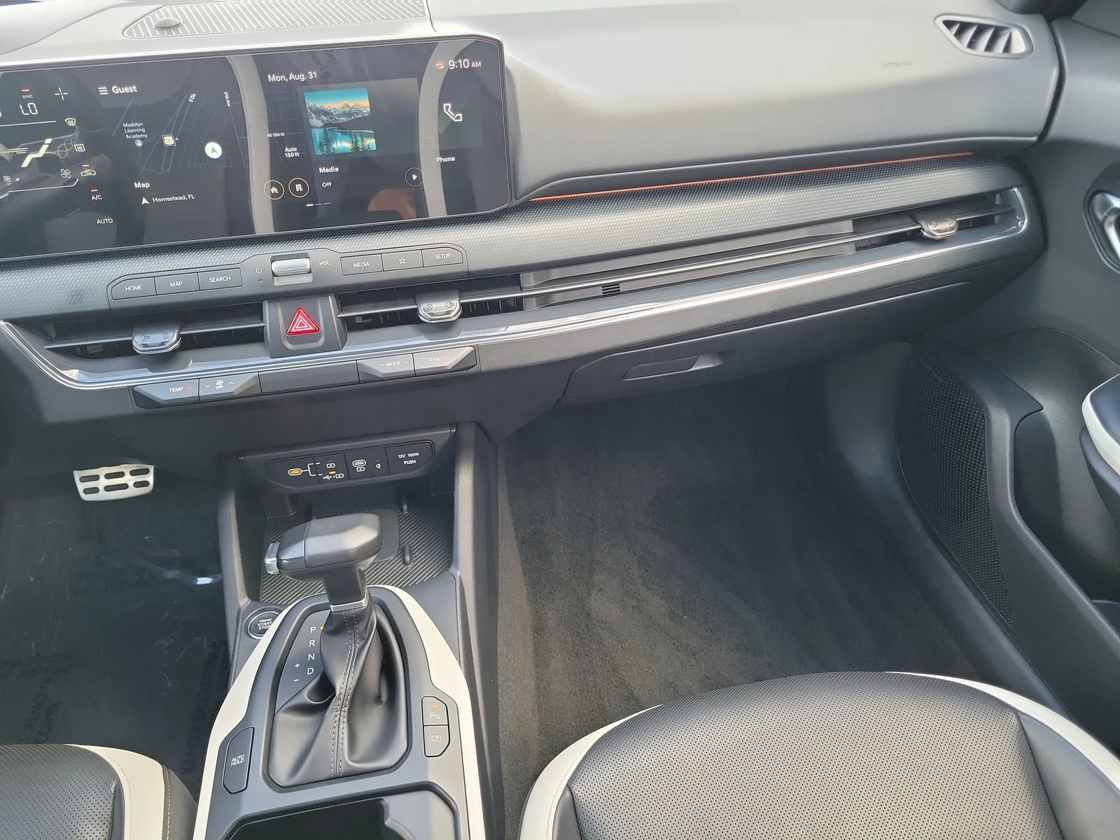 2025 Kia K4 GT-Line Turbo photo 17