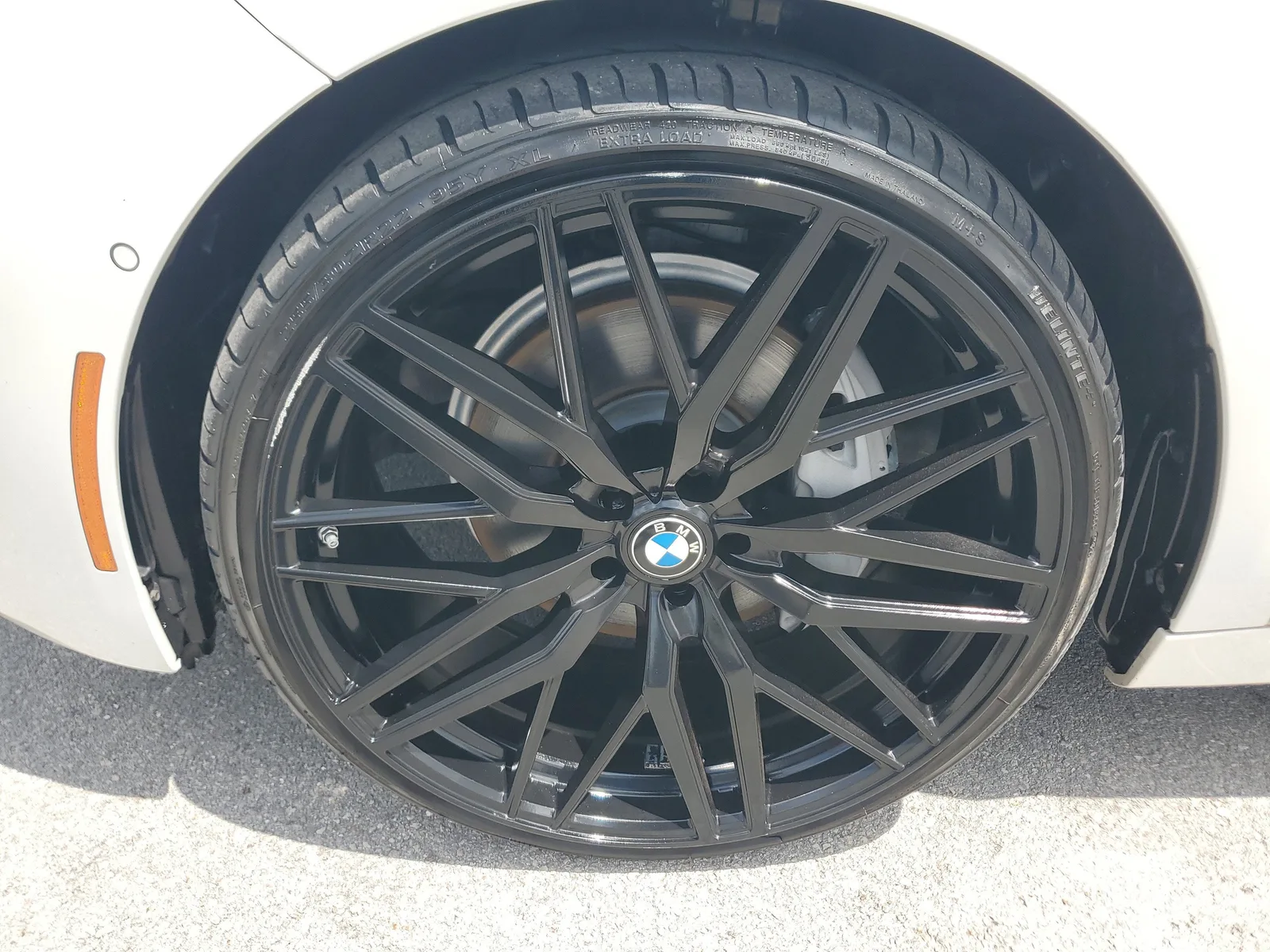2022 BMW 7 Series 740i photo 28