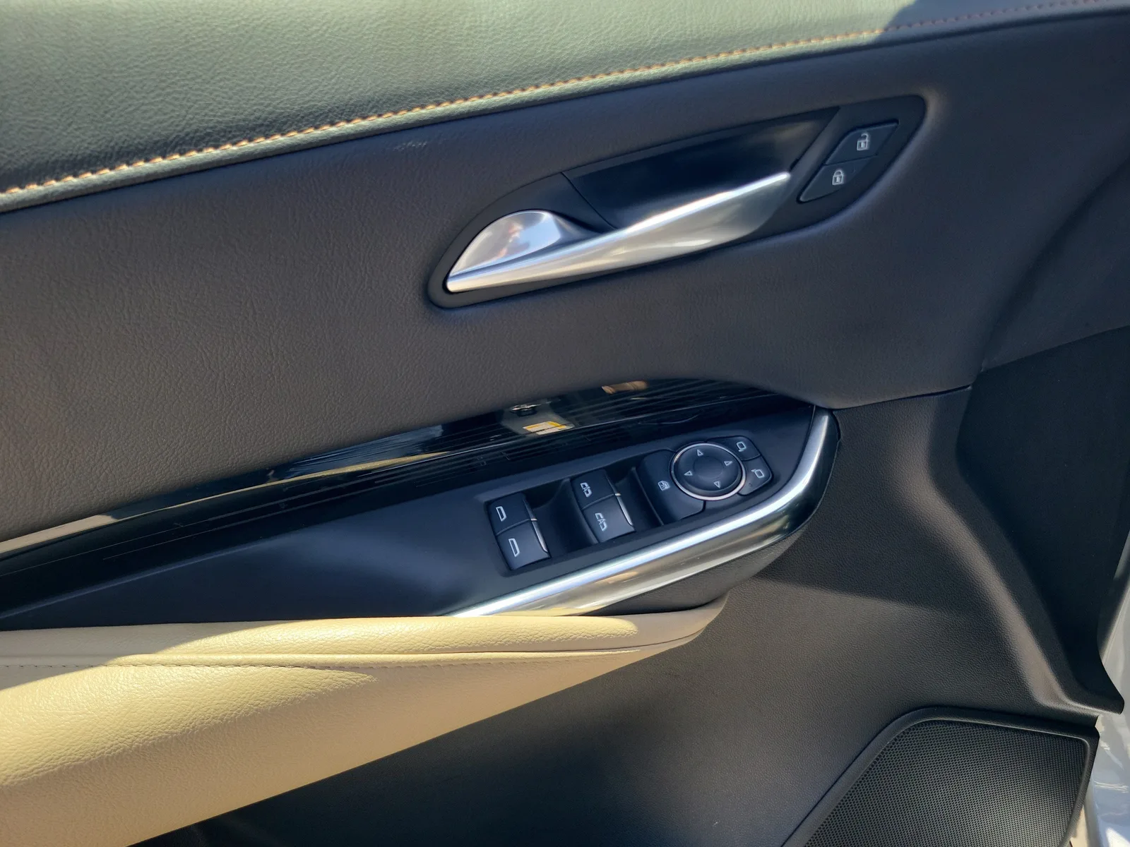 2024 Cadillac XT4 FWD Luxury photo 28