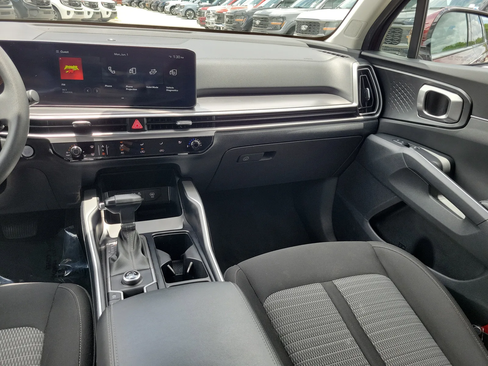 2024 Kia Sorento LX photo 16