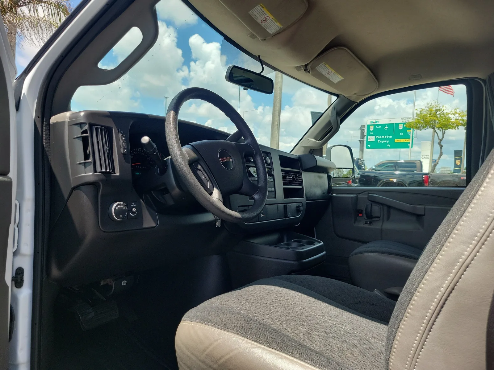 2025 GMC Savana Cargo Work Van photo 8