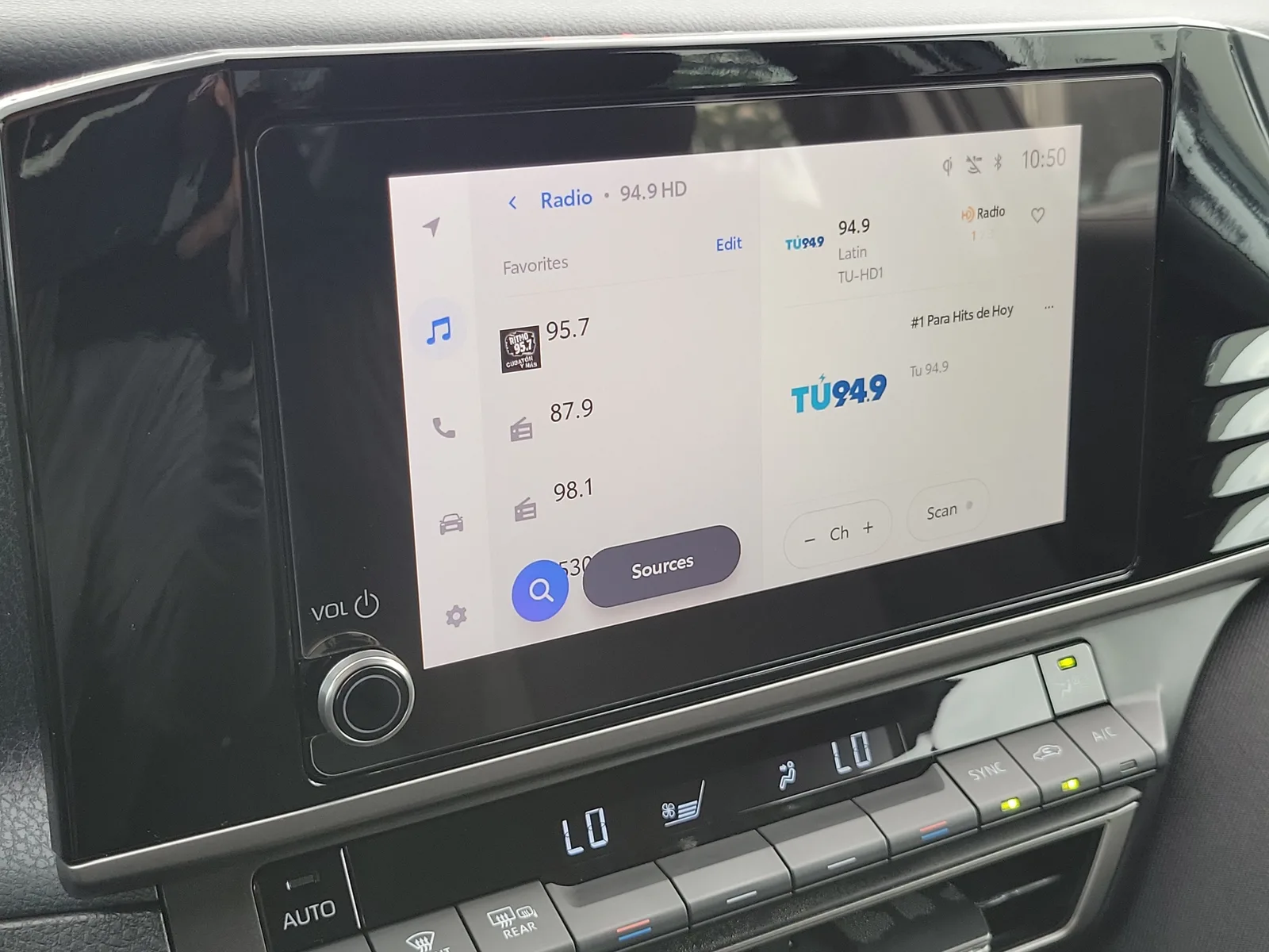 2025 Toyota Camry LE photo 10