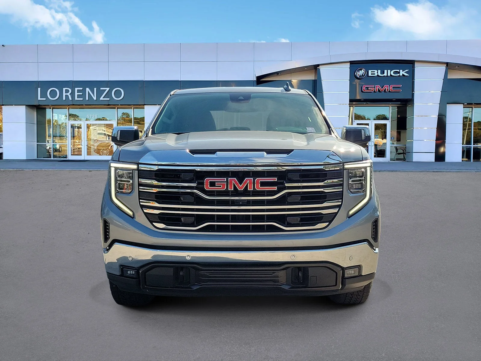 2024 GMC Sierra 1500 SLT photo 2
