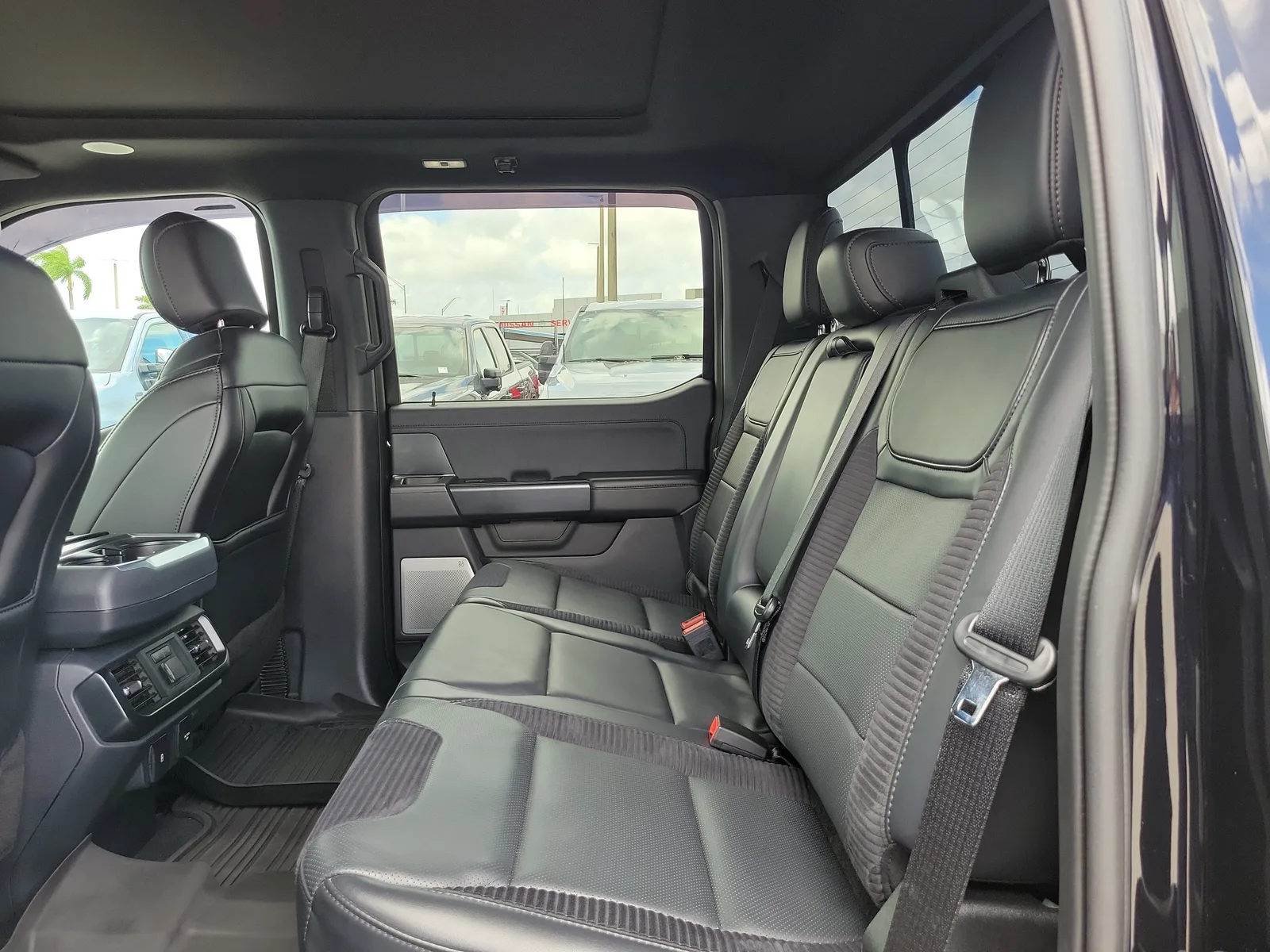 2023 Ford F-150 Raptor 4WD photo 14