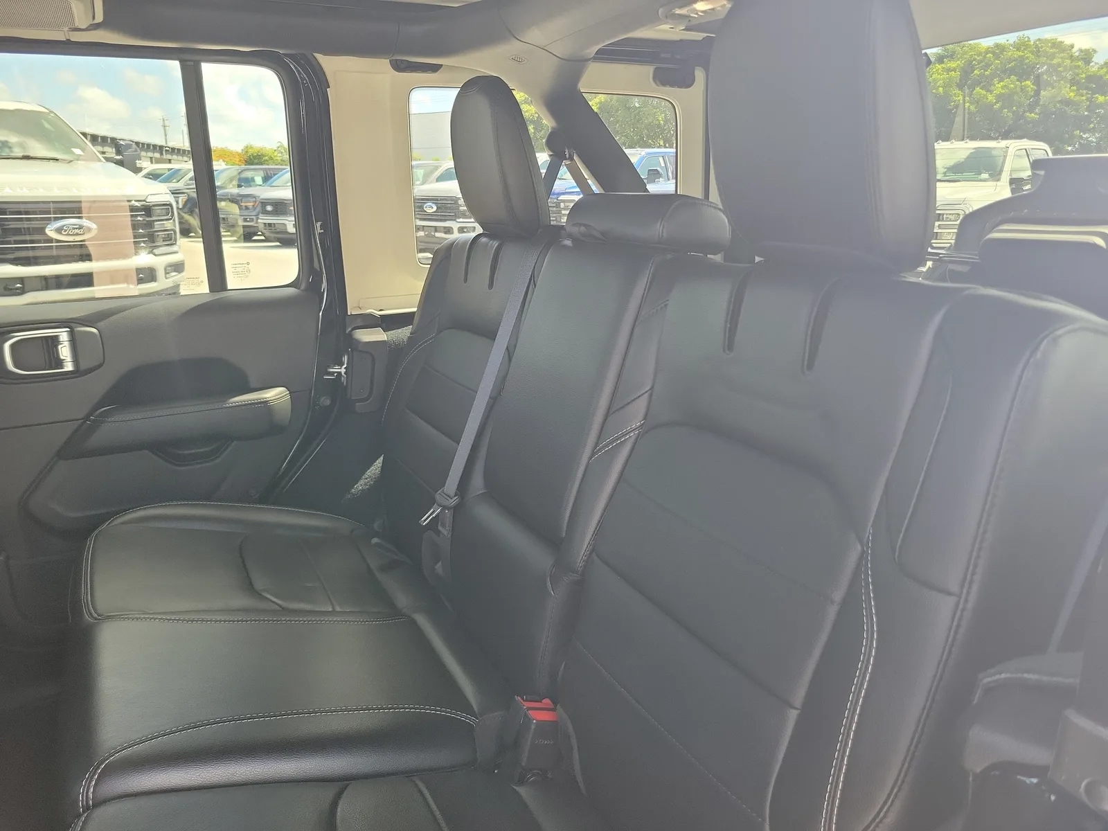 2022 Jeep Wrangler 4xe Unlimited Sahara photo 13