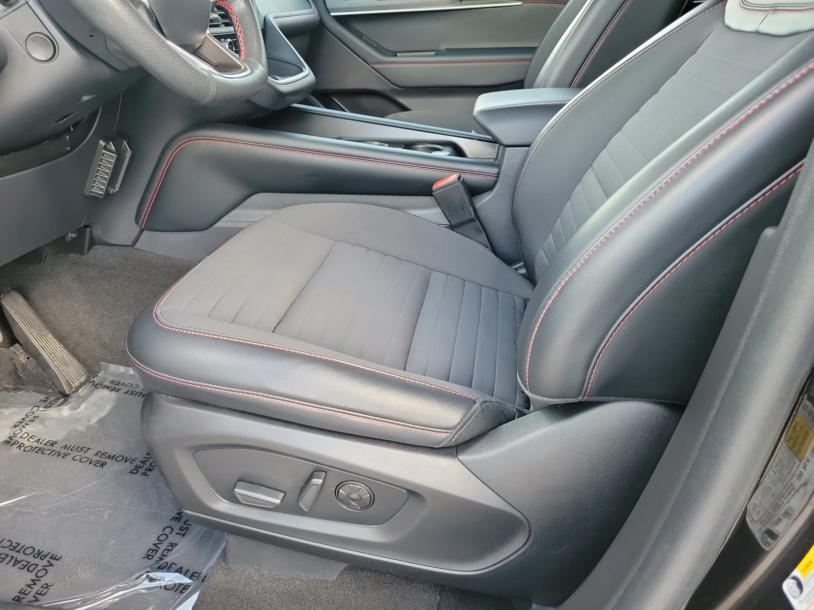 2025 Ford Explorer ST-Line photo 12